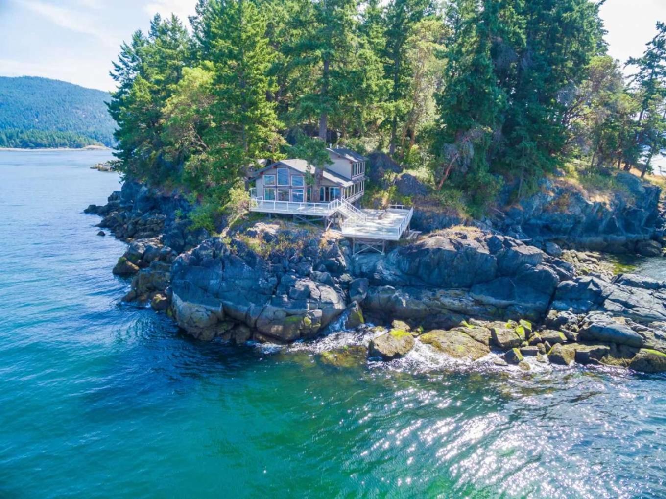 Exclusive Private Island - Pacific Ocean Paradise