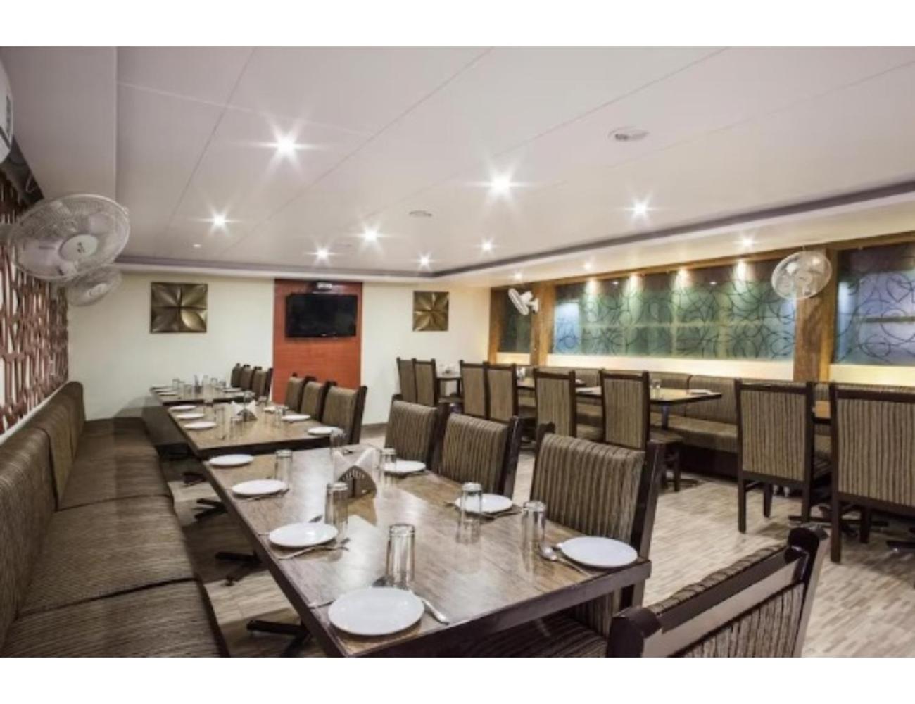 Hotel Wardhman, Jabalpur