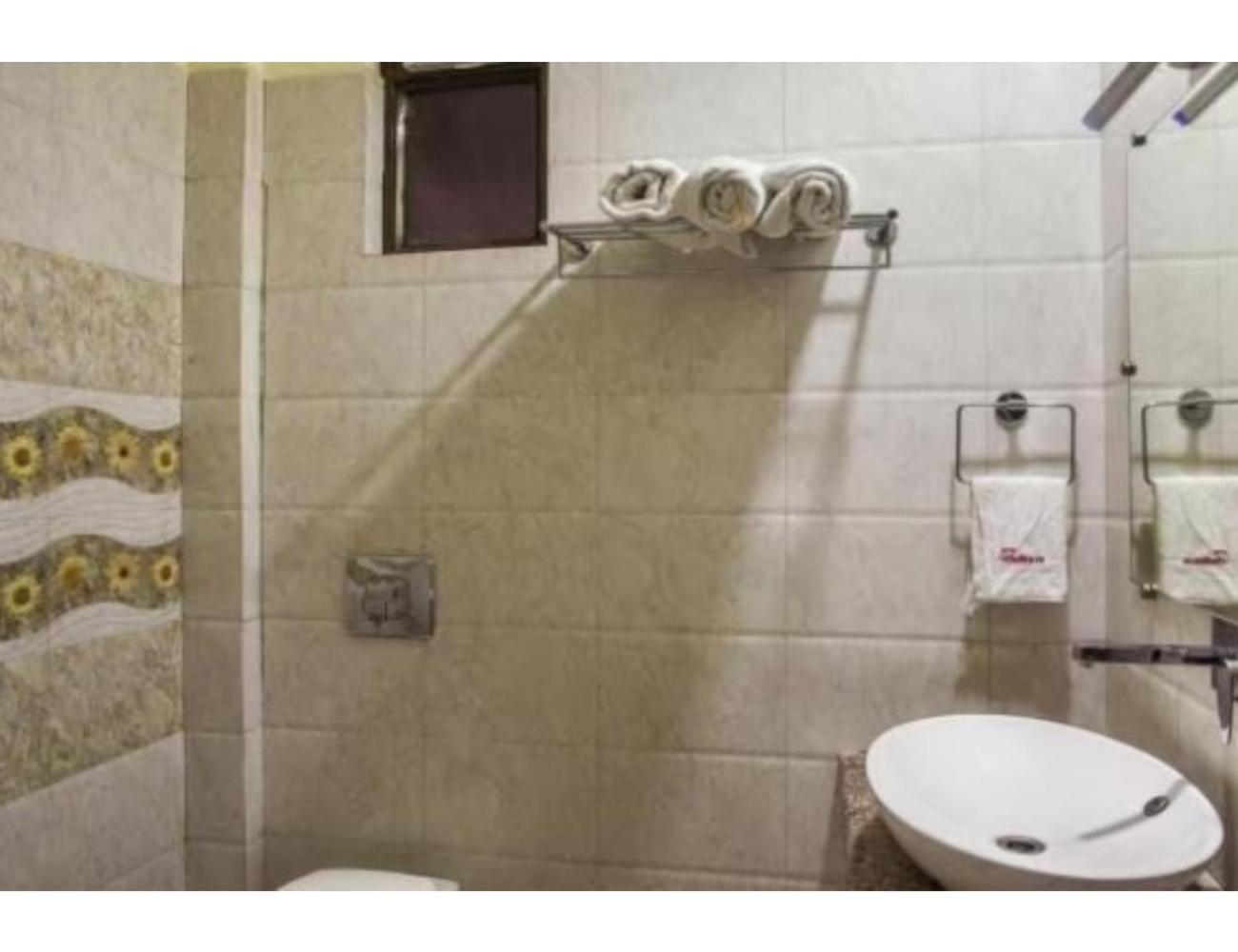 Hotel Wardhman, Jabalpur