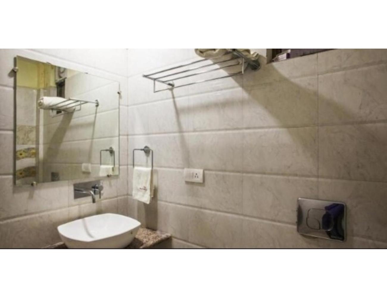 Hotel Wardhman, Jabalpur