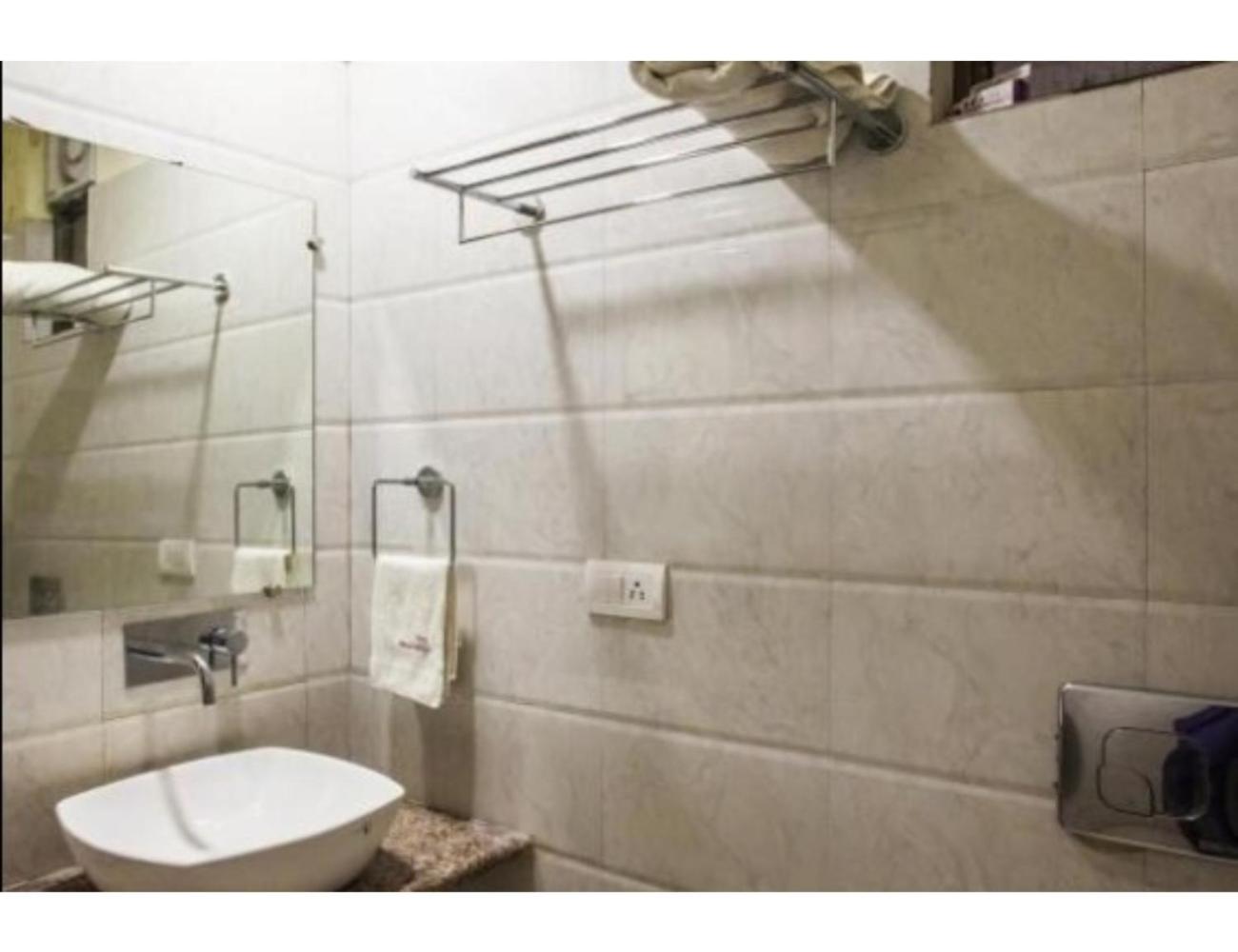 Hotel Wardhman, Jabalpur