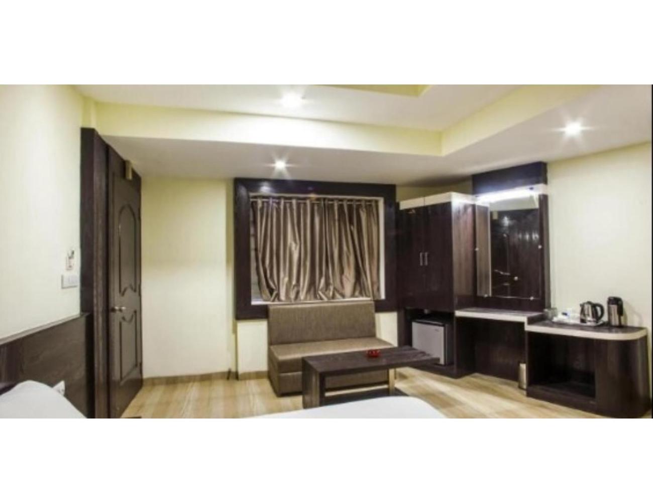 Hotel Wardhman, Jabalpur