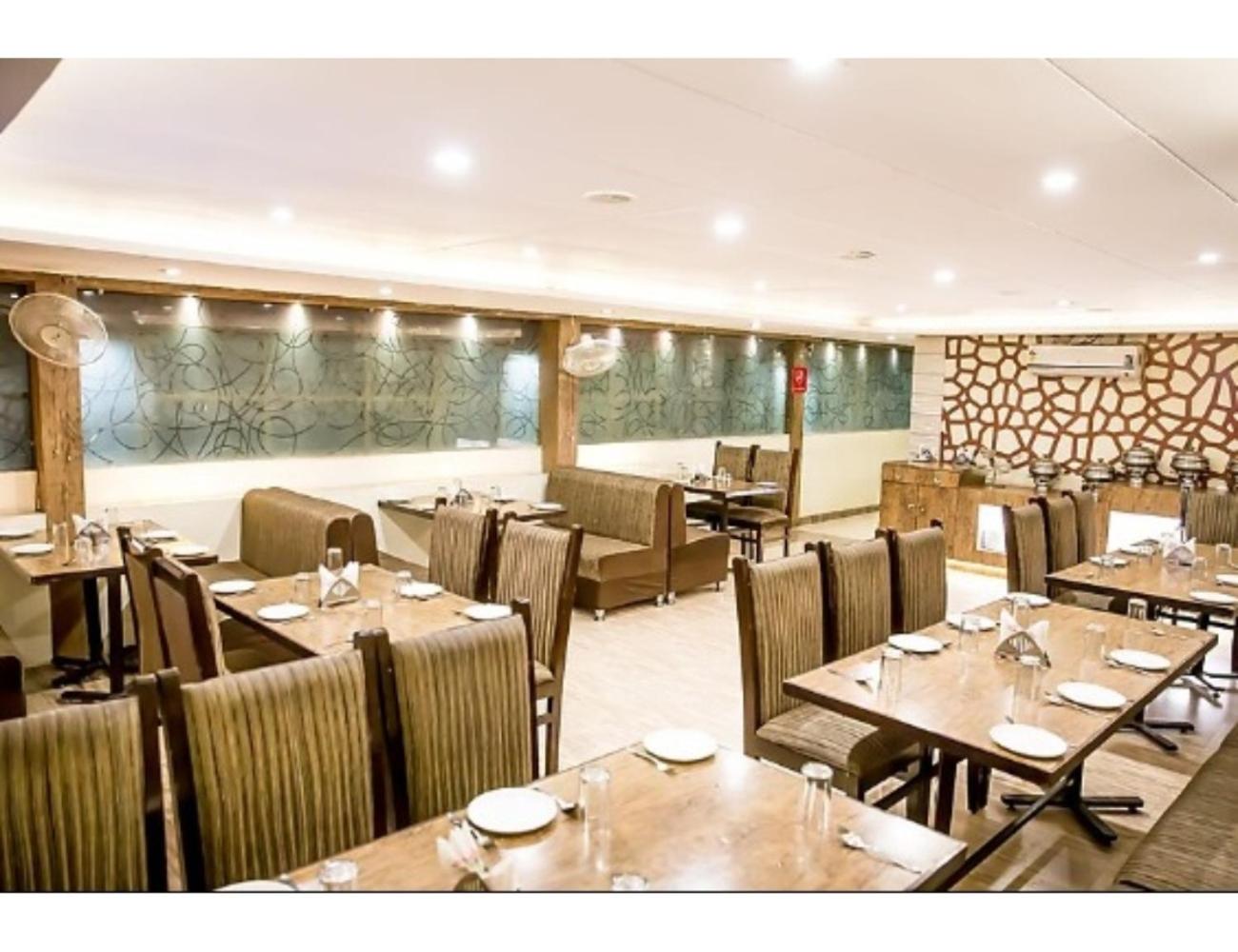 Hotel Wardhman, Jabalpur