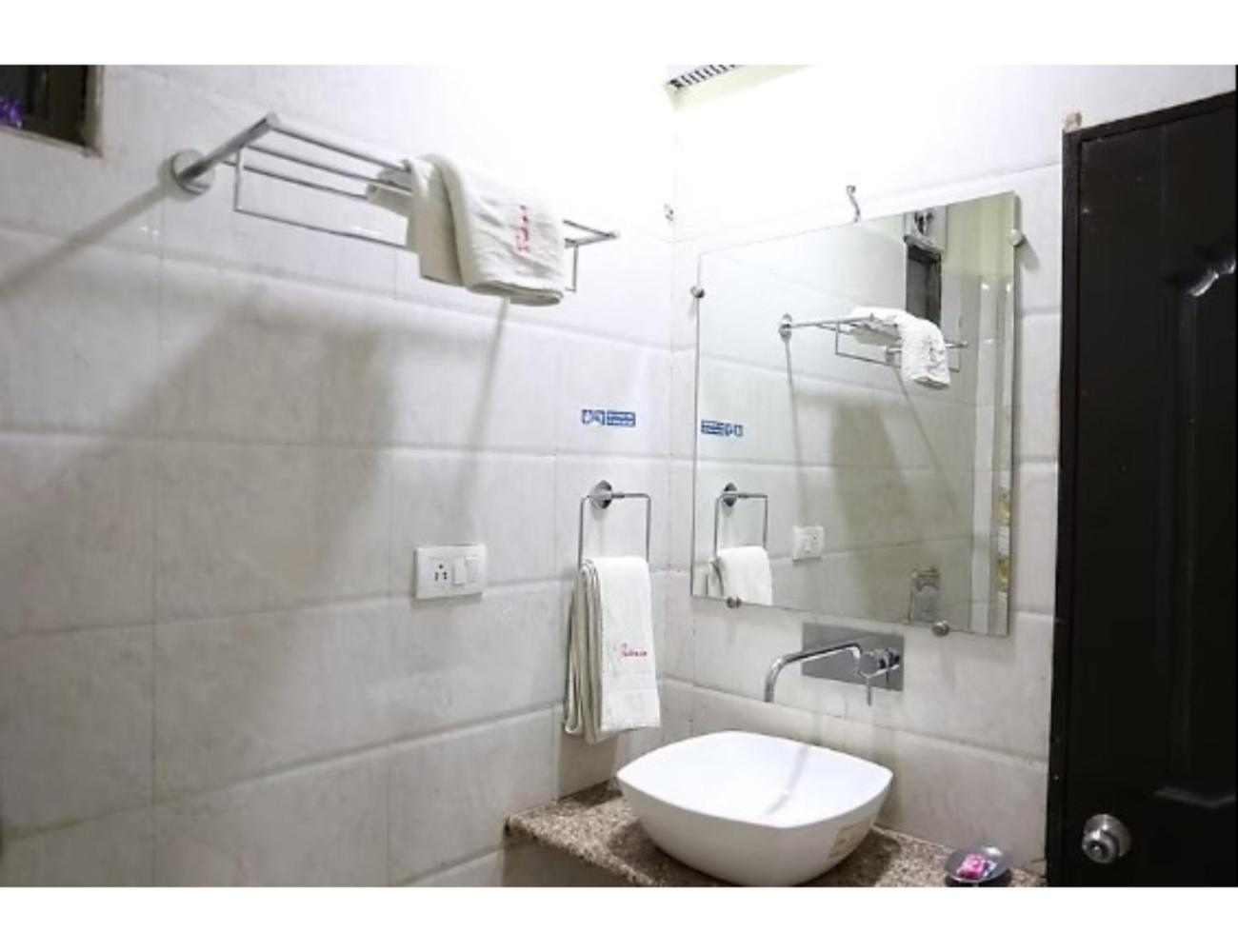 Hotel Wardhman, Jabalpur