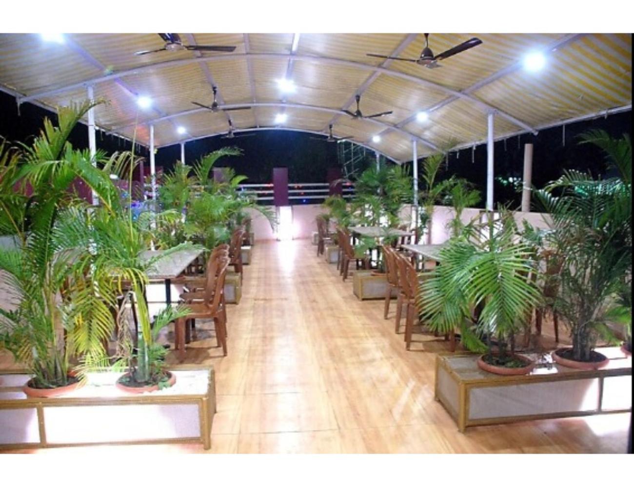 Hotel Wardhman, Jabalpur