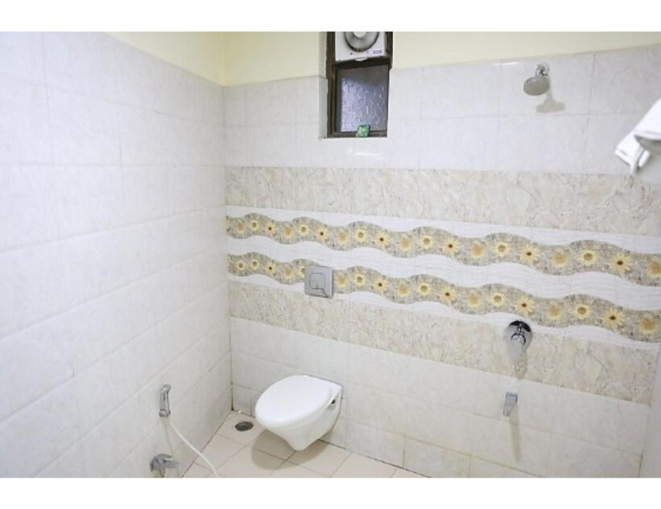 Hotel Wardhman, Jabalpur
