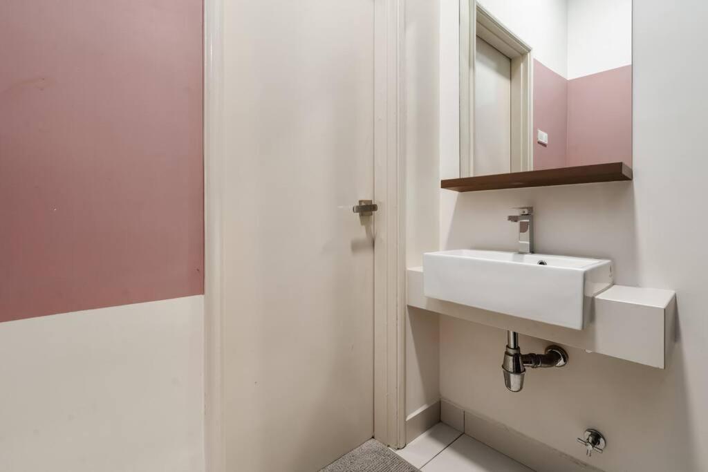 Arte Mont Kiara-2Bedroom-Netflix-4pax