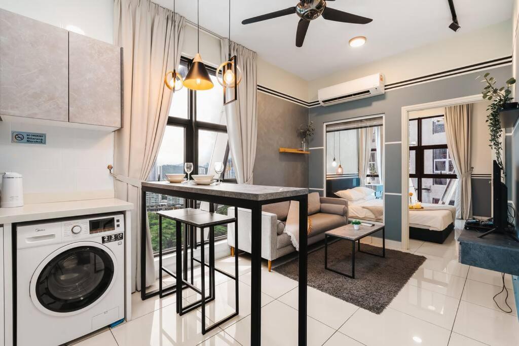 Arte Mont Kiara-2Bedroom-Netflix-4pax