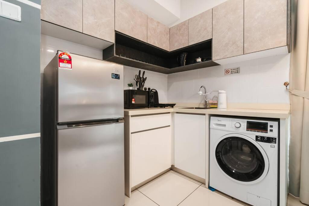 Arte Mont Kiara-2Bedroom-Netflix-4pax