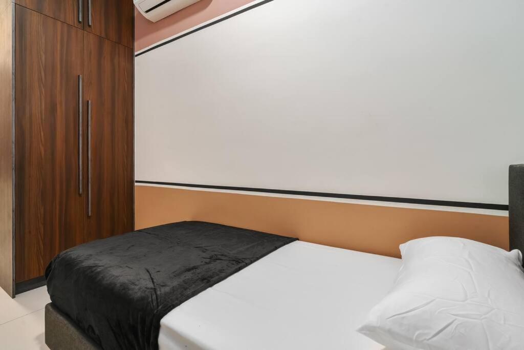 Arte Mont Kiara-2Bedroom-Netflix-4pax
