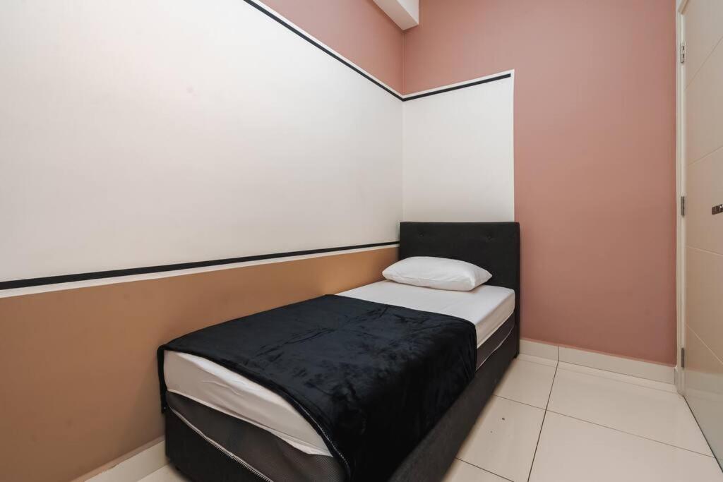 Arte Mont Kiara-2Bedroom-Netflix-4pax