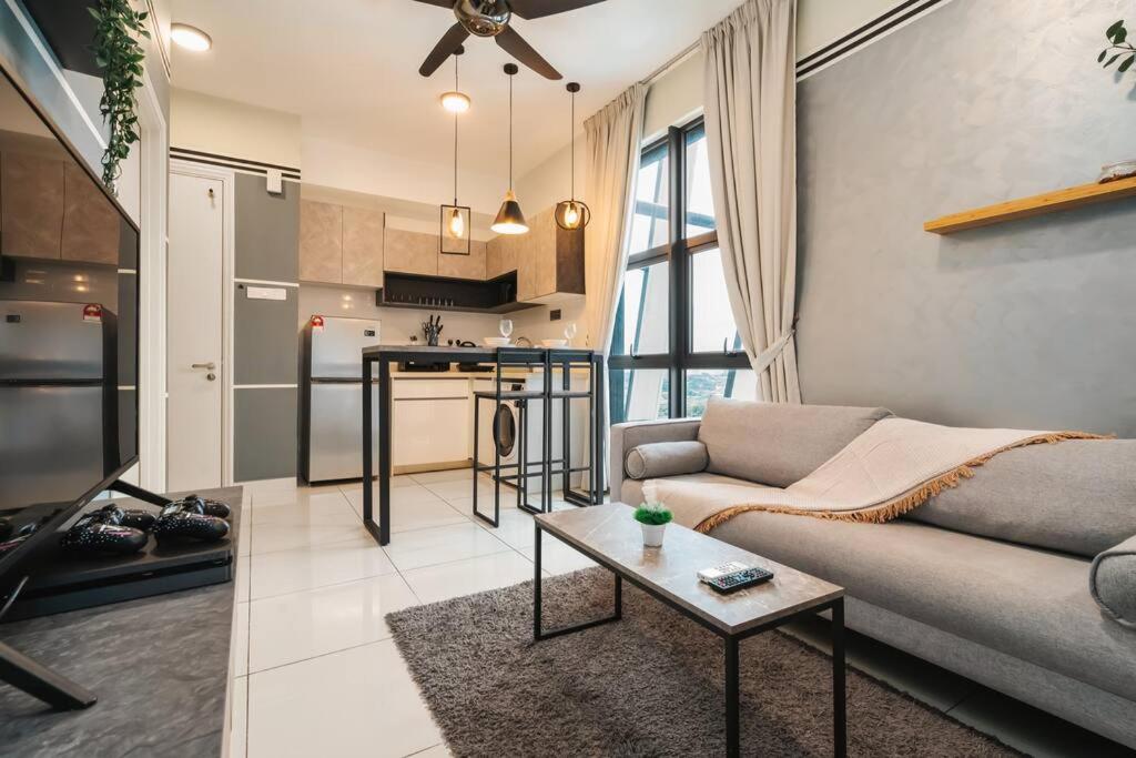 Arte Mont Kiara-2Bedroom-Netflix-4pax