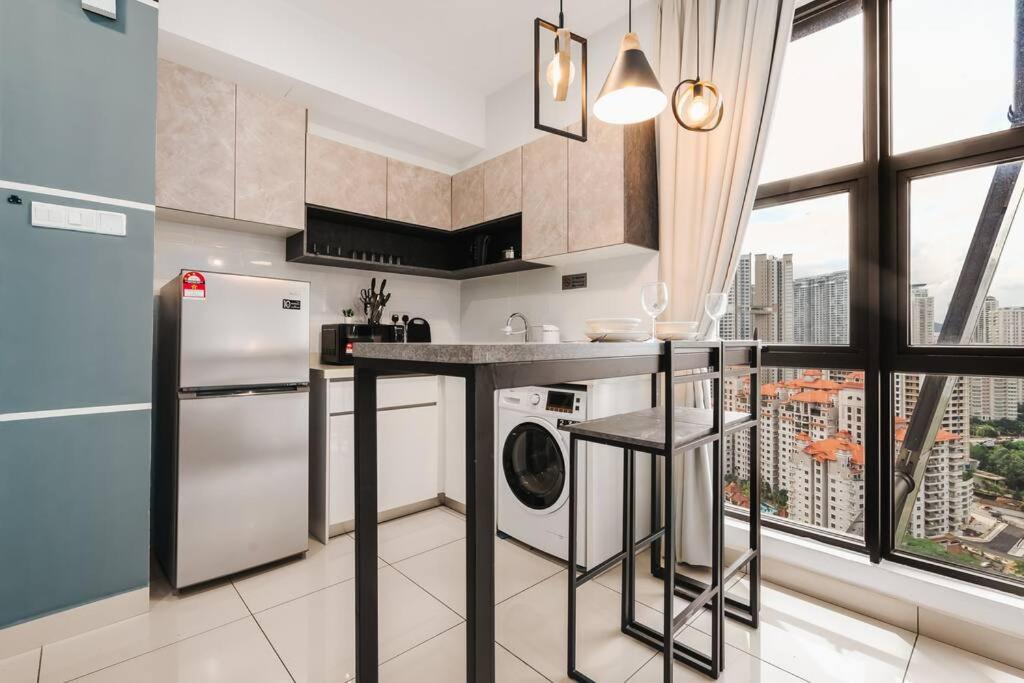 Arte Mont Kiara-2Bedroom-Netflix-4pax