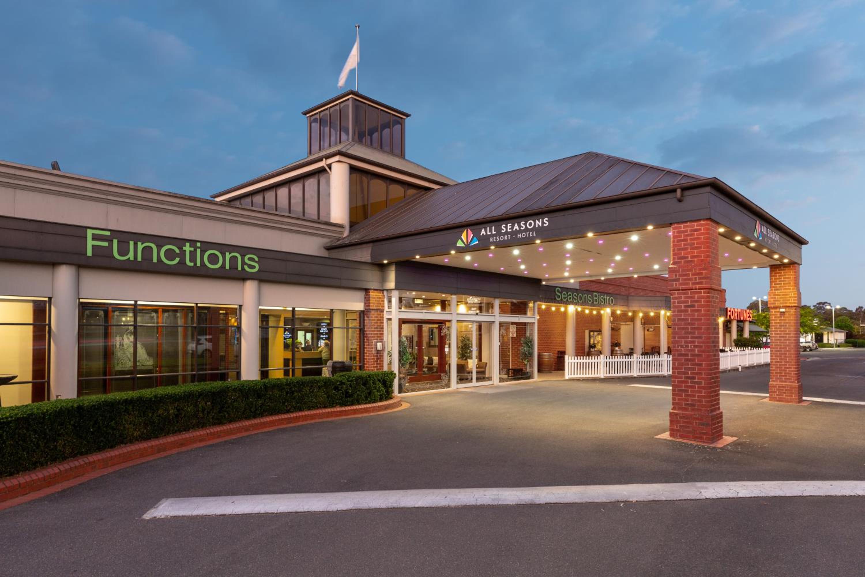 Hotel All Seasons Resort Hotel Bendigo - Image 1