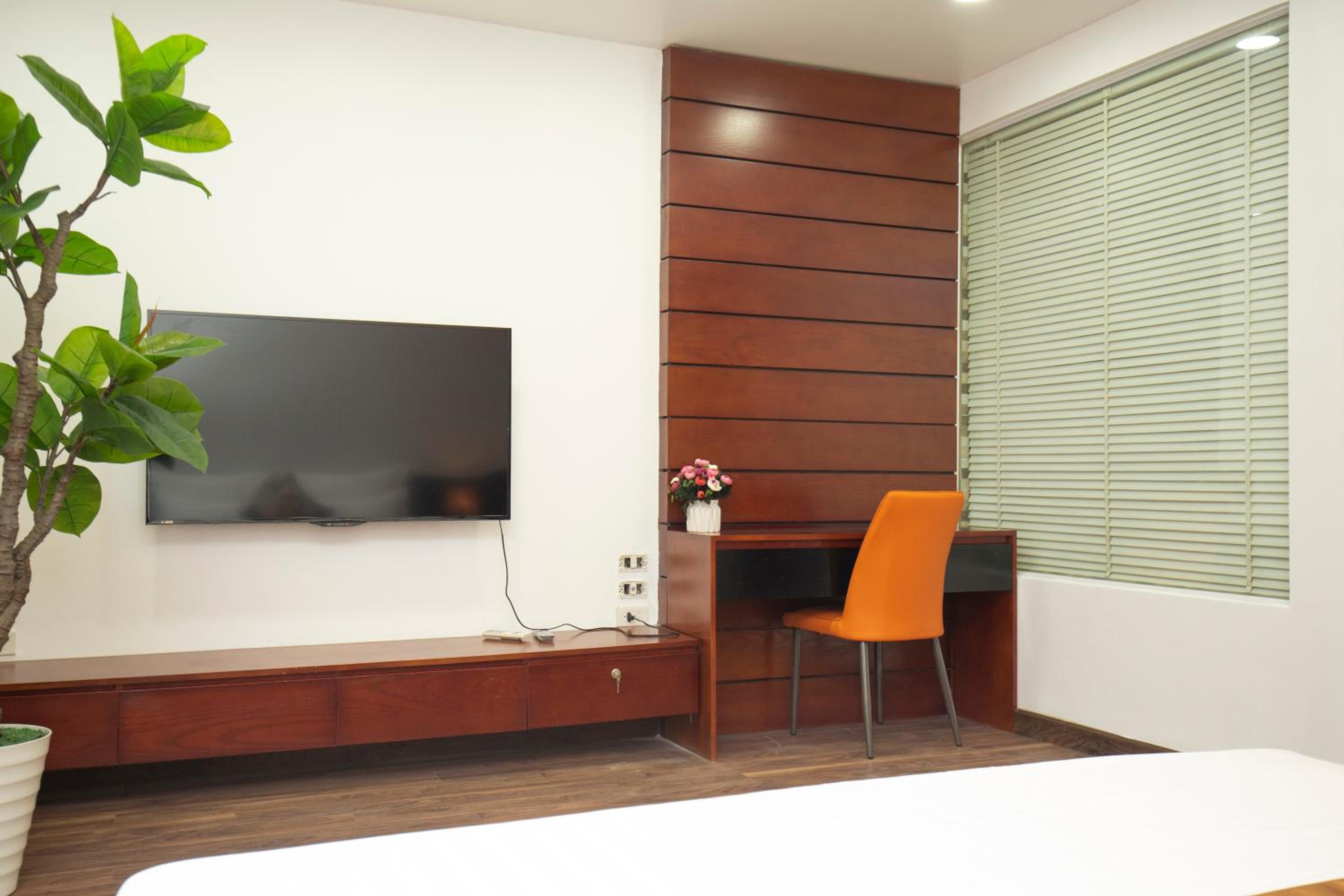 Sumitomo 3 Apartment for Japanese at 535 Kim Ma