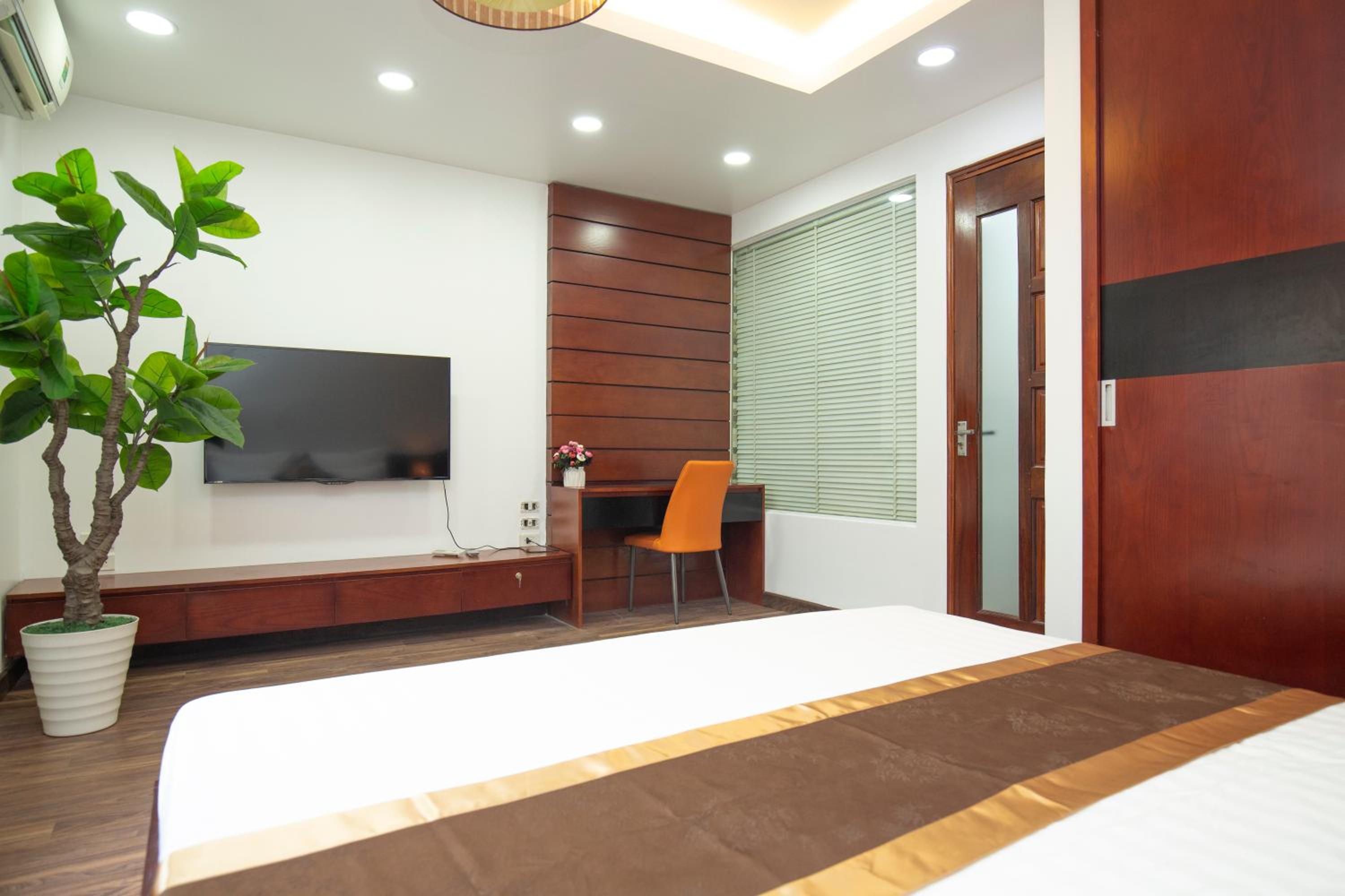 Sumitomo 3 Apartment for Japanese at 535 Kim Ma