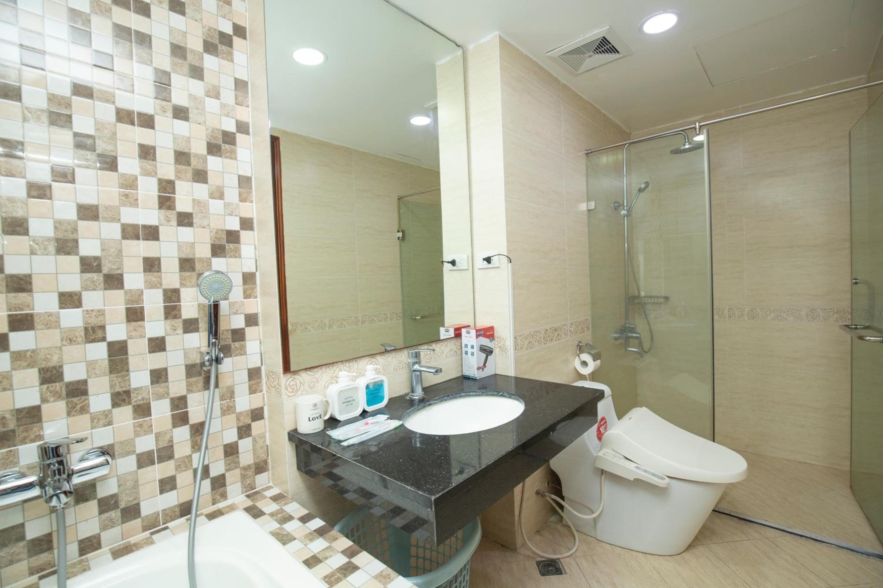Sumitomo 3 Apartment for Japanese at 535 Kim Ma