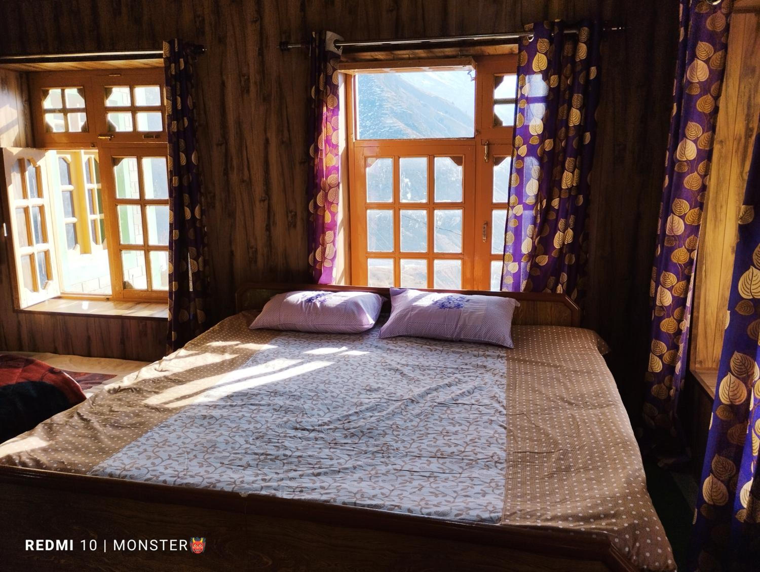 Himalayan lap homestay view 4