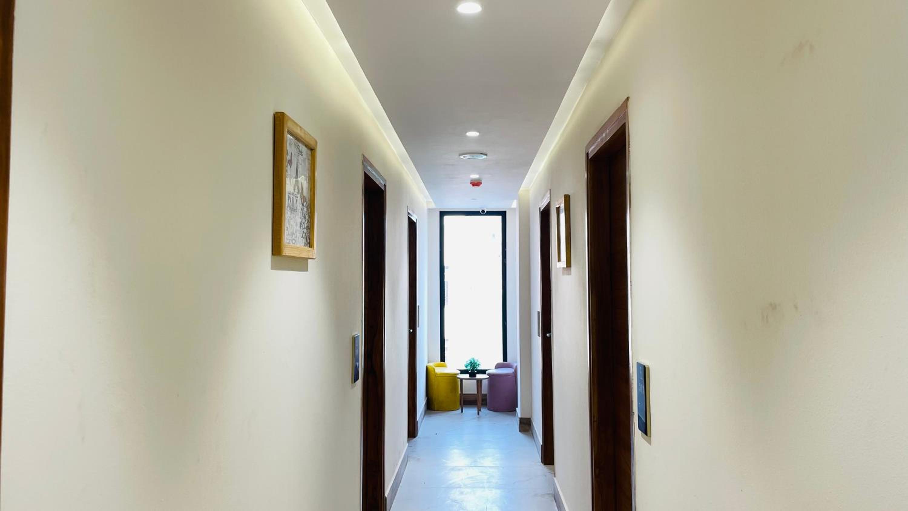 Travellers Hotel