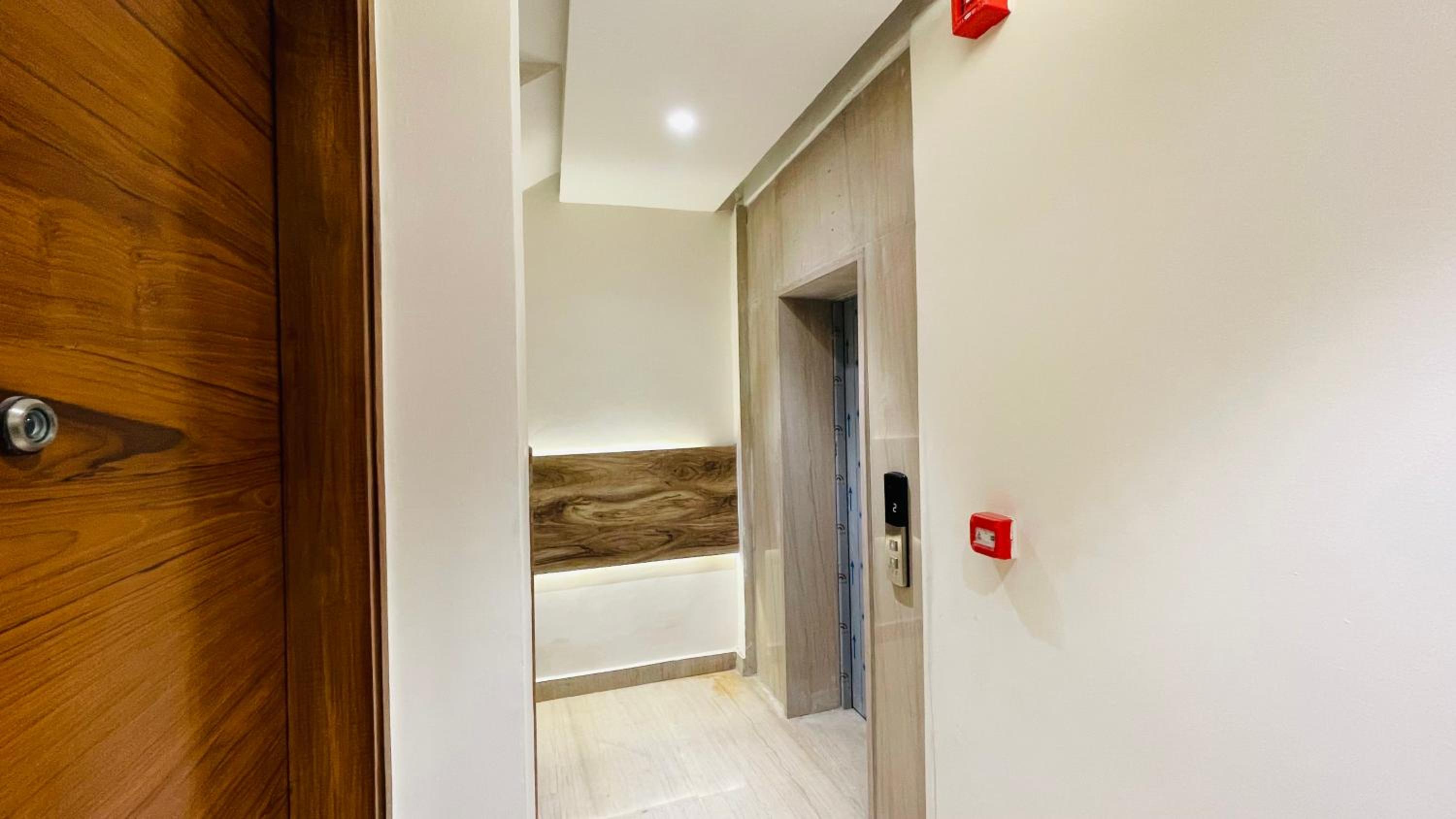 Travellers Hotel