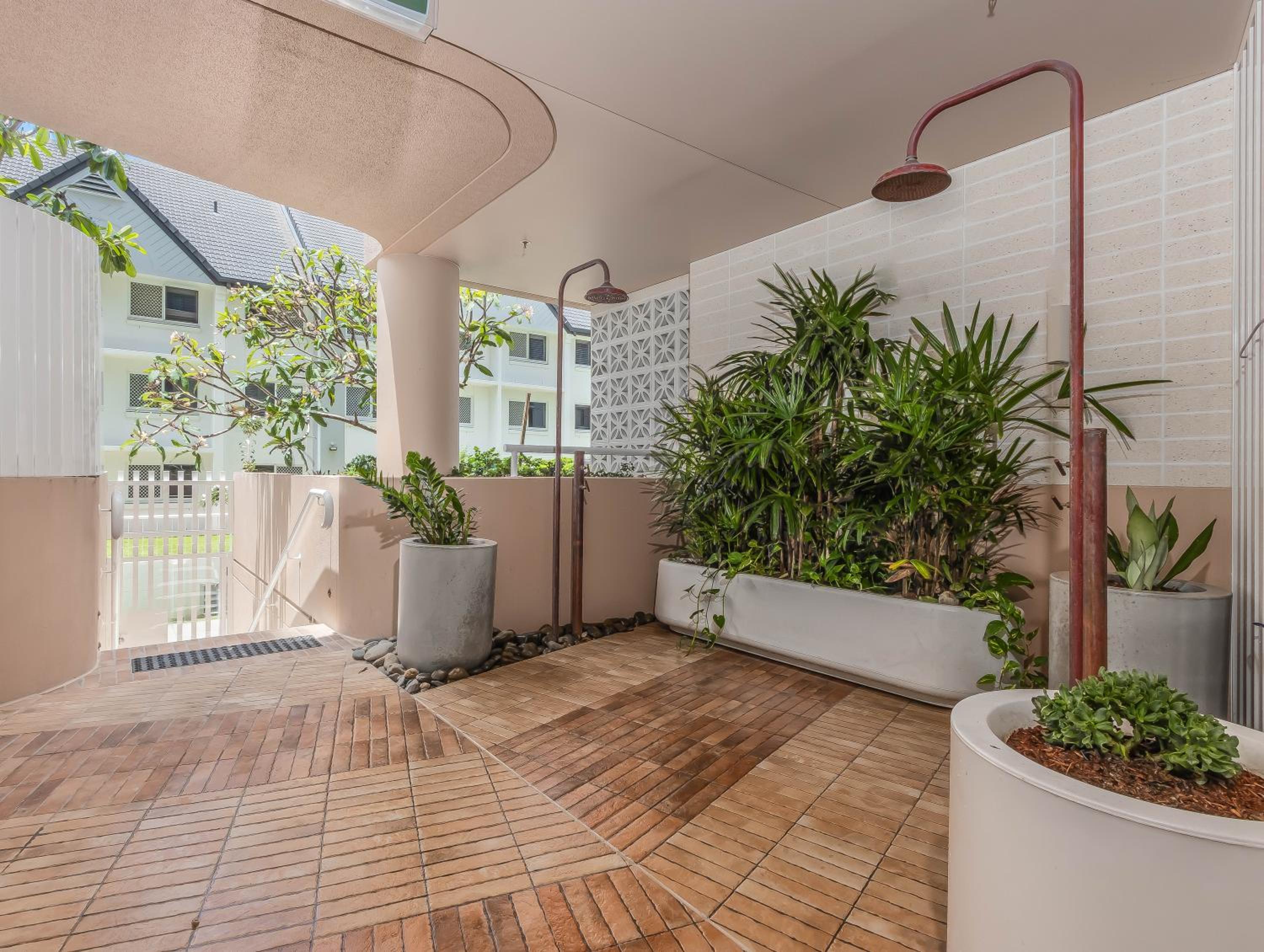 Hemingway Palm Beach - Premium Oceanview Apartments by Burleigh Letting