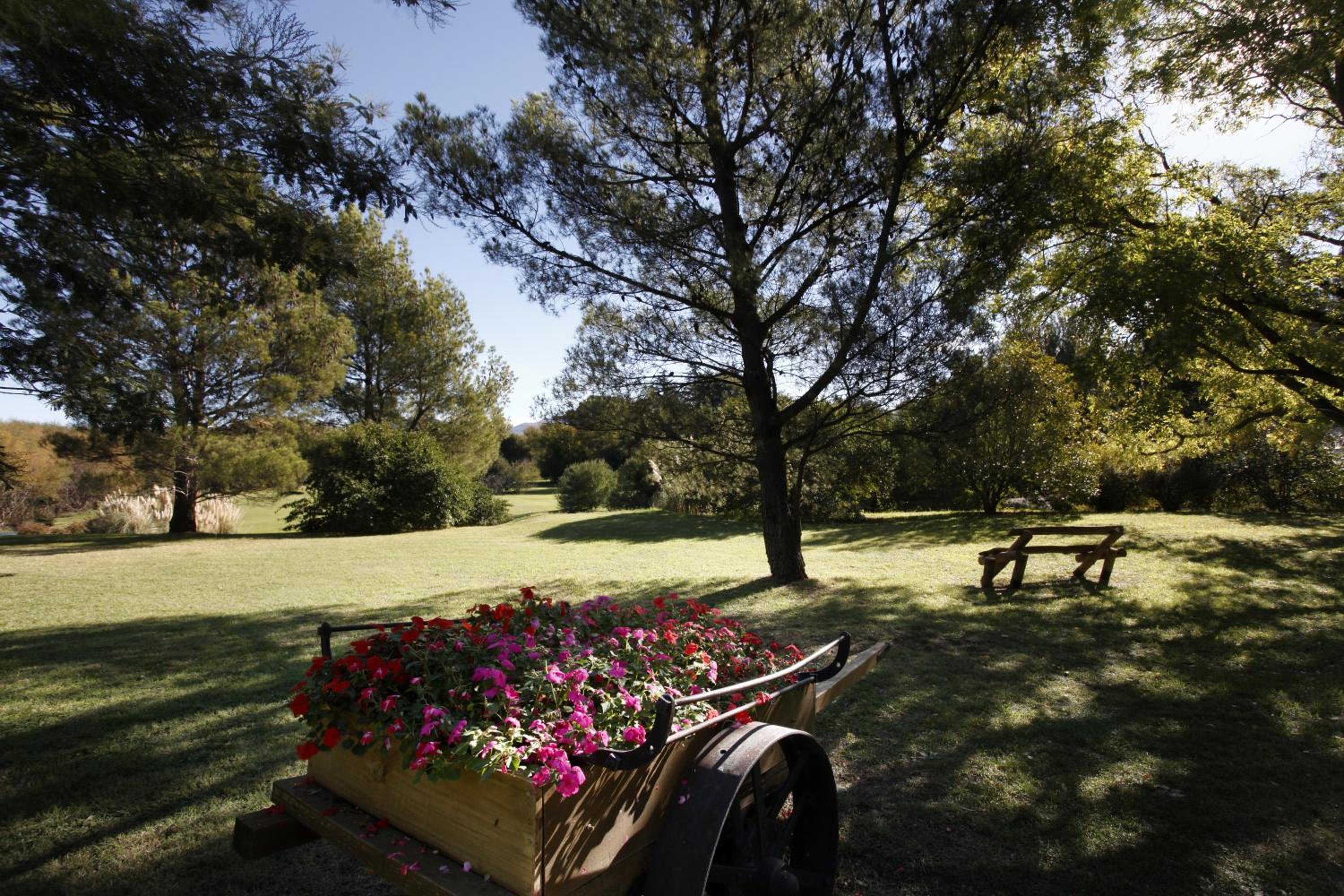 Acacias Country Club