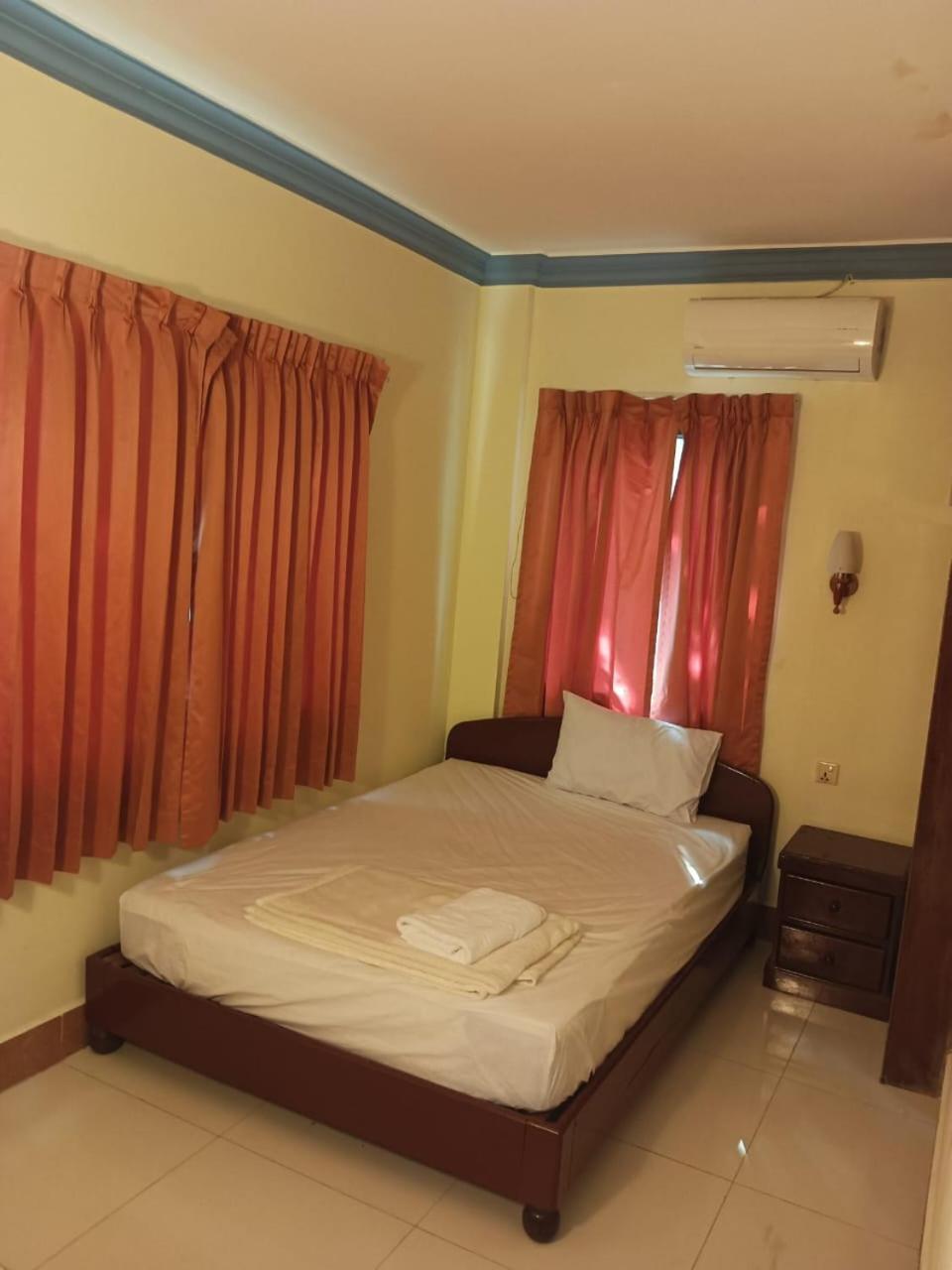 GALAXY Rs HOTEL
