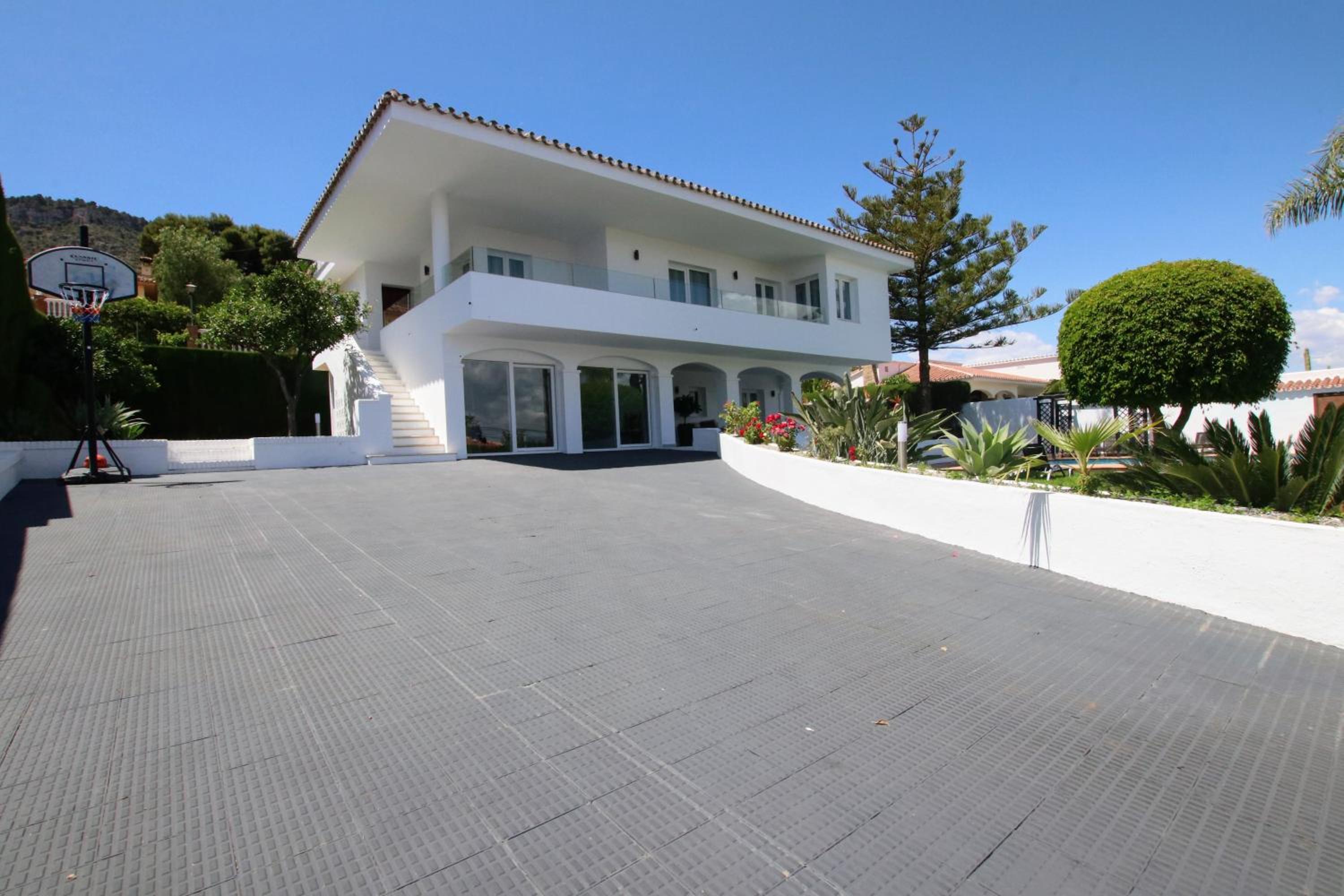TESS Villa Tennessee