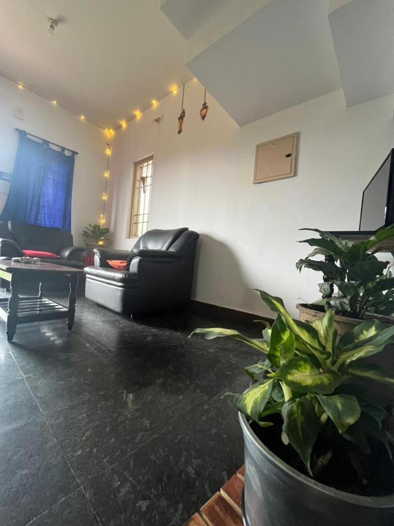 clouds villa-3 bedroom villa, free wifi view 3