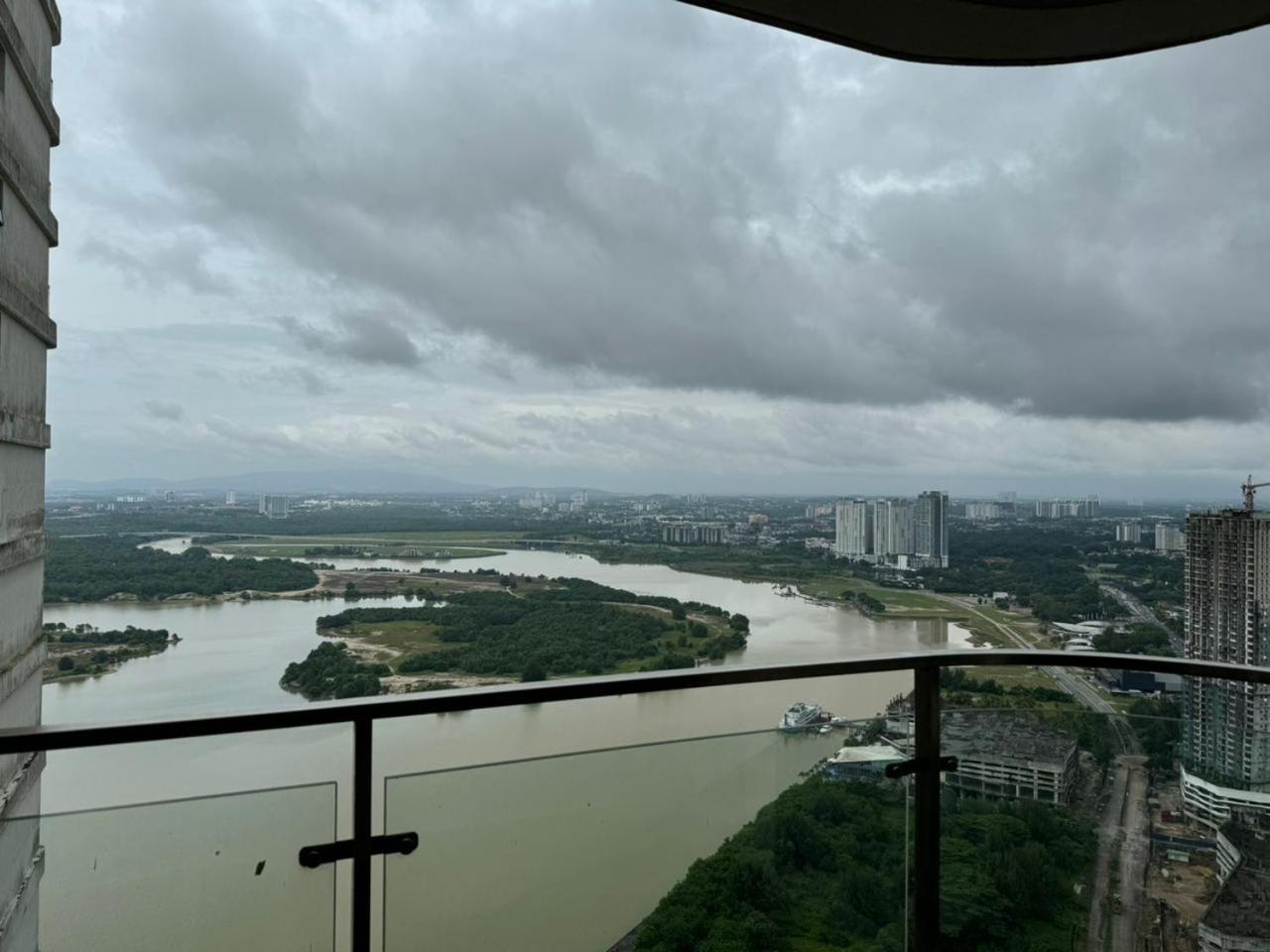 Vesta Homes, RoyalStrand 2BR,DangaBay