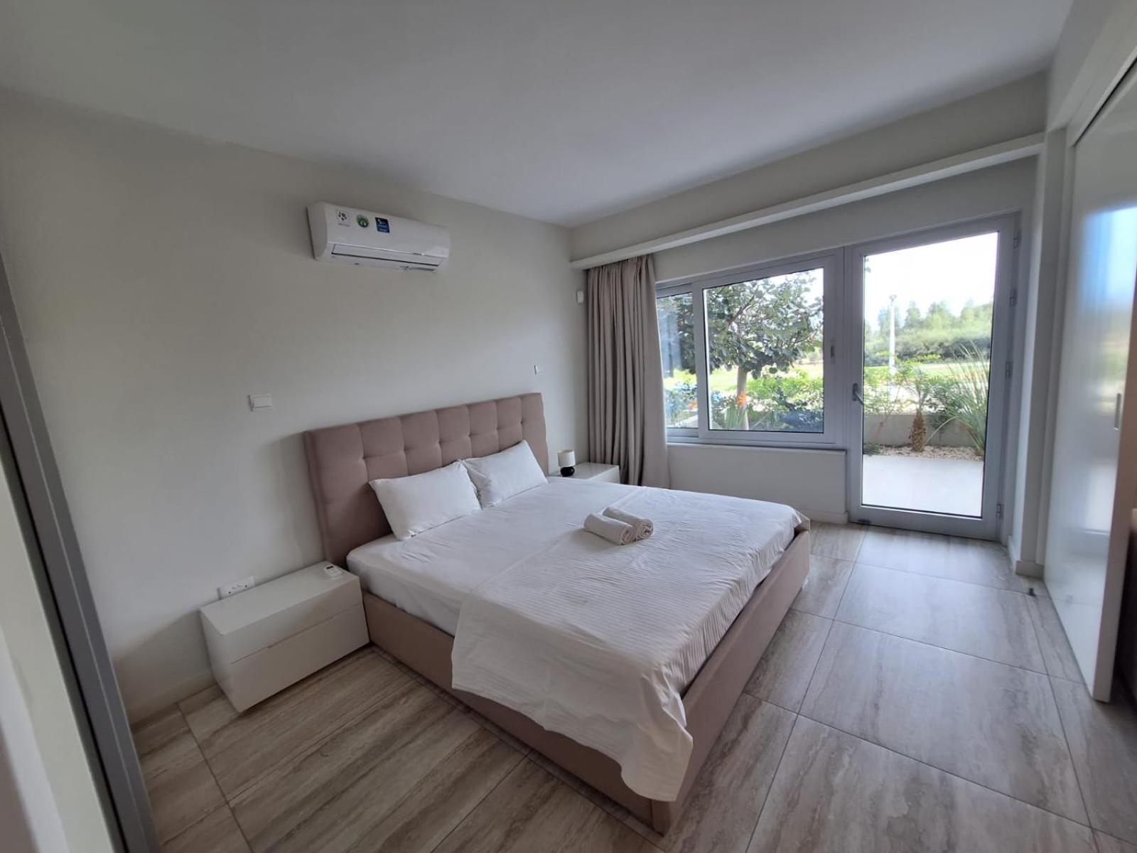 Emerald Suites