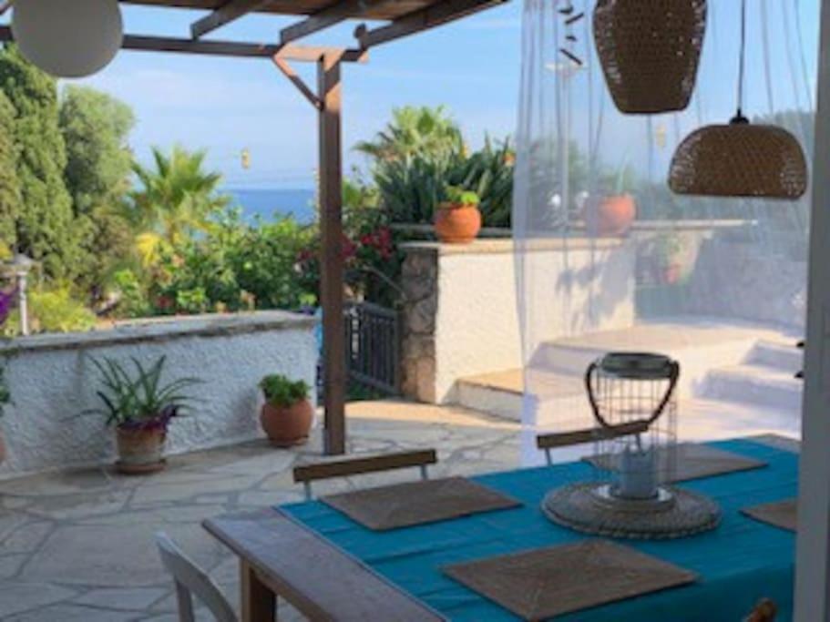Terraza con encanto a un paso de la playa
