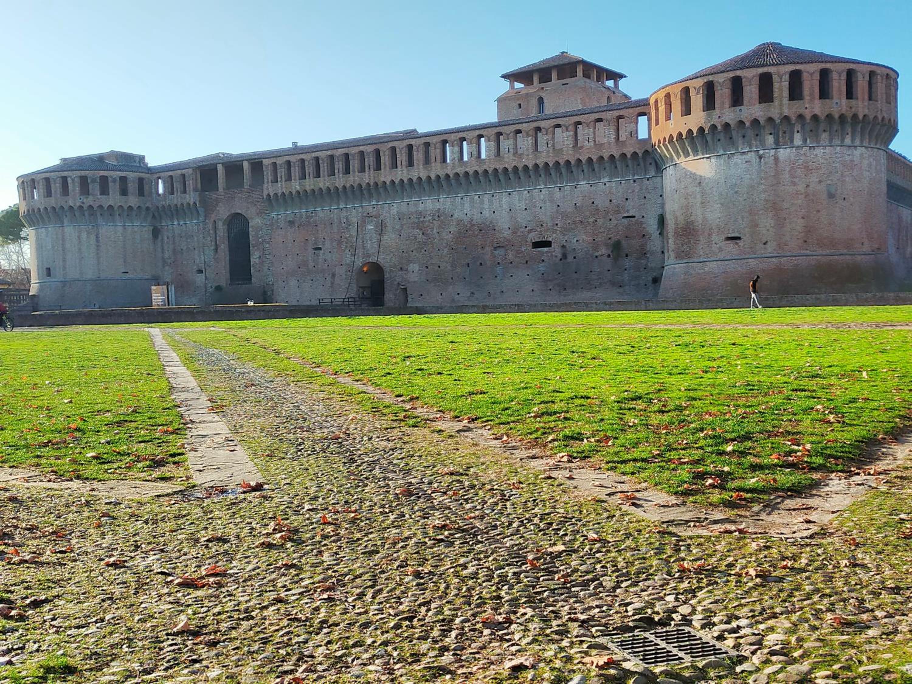 Ca' Spadoni, centro storico, piano terra, ingresso indipendente, teatro, parcheggio,