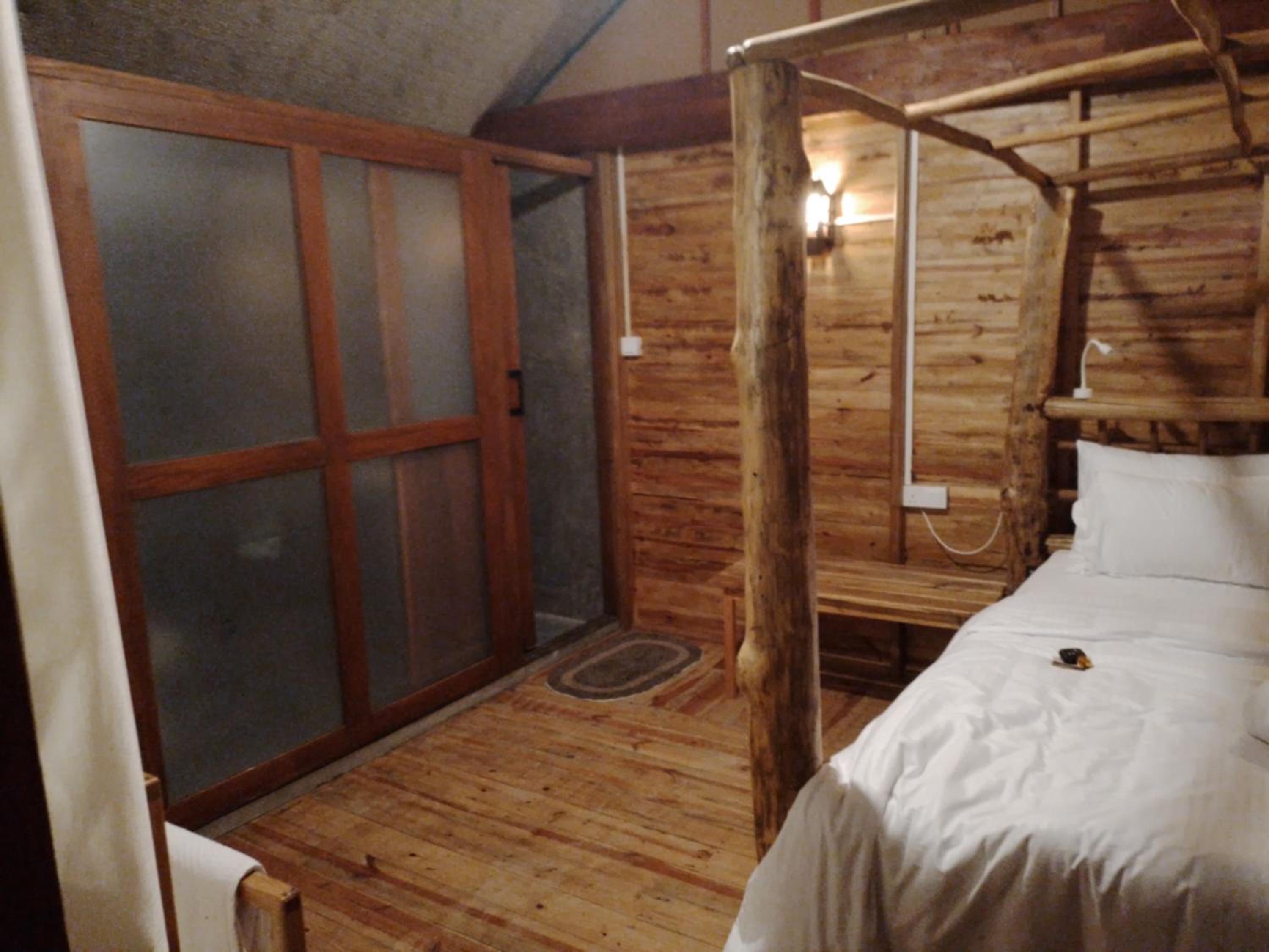 LAMIACEAE WOOD CABIN