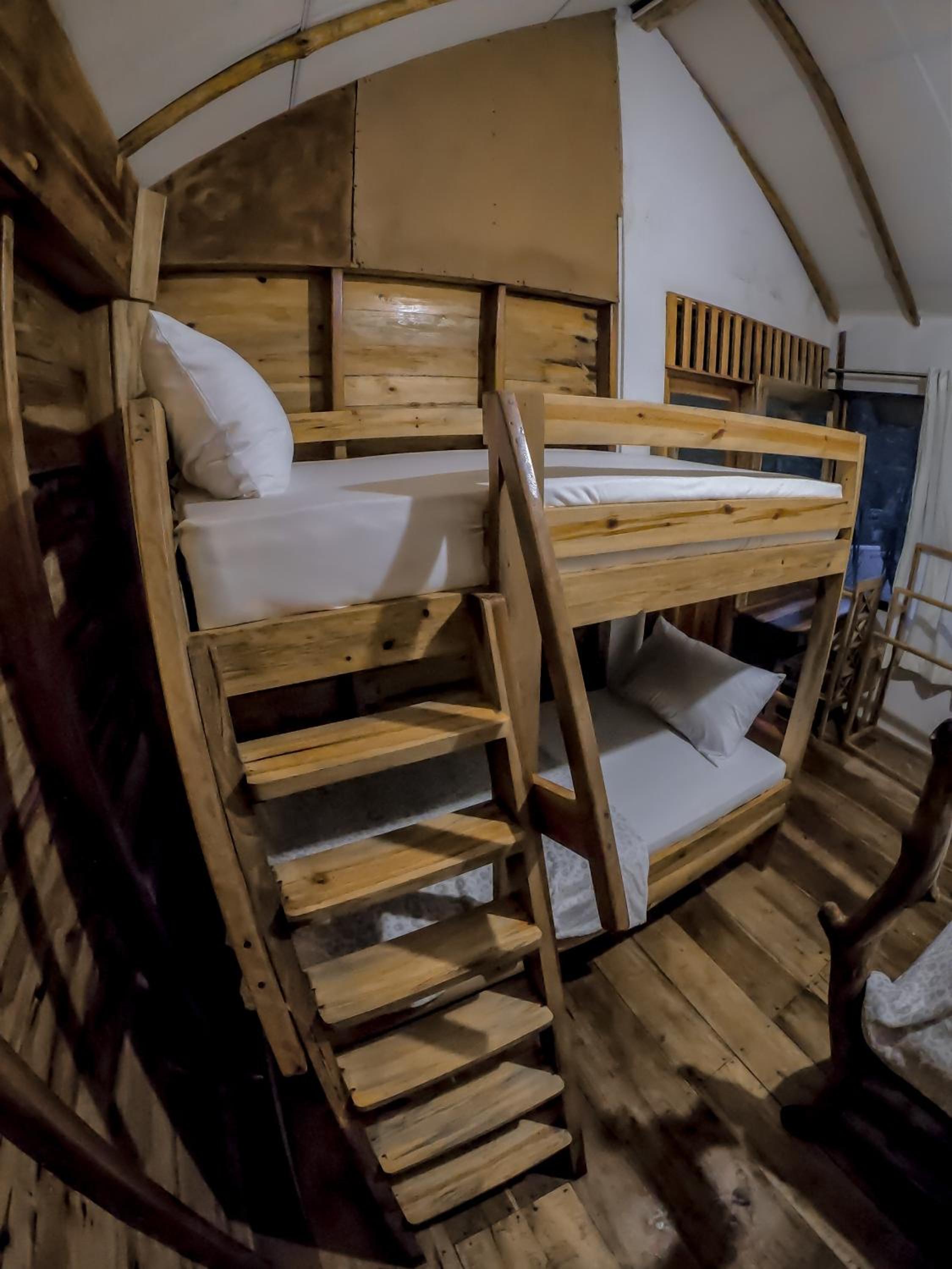 LAMIACEAE WOOD CABIN
