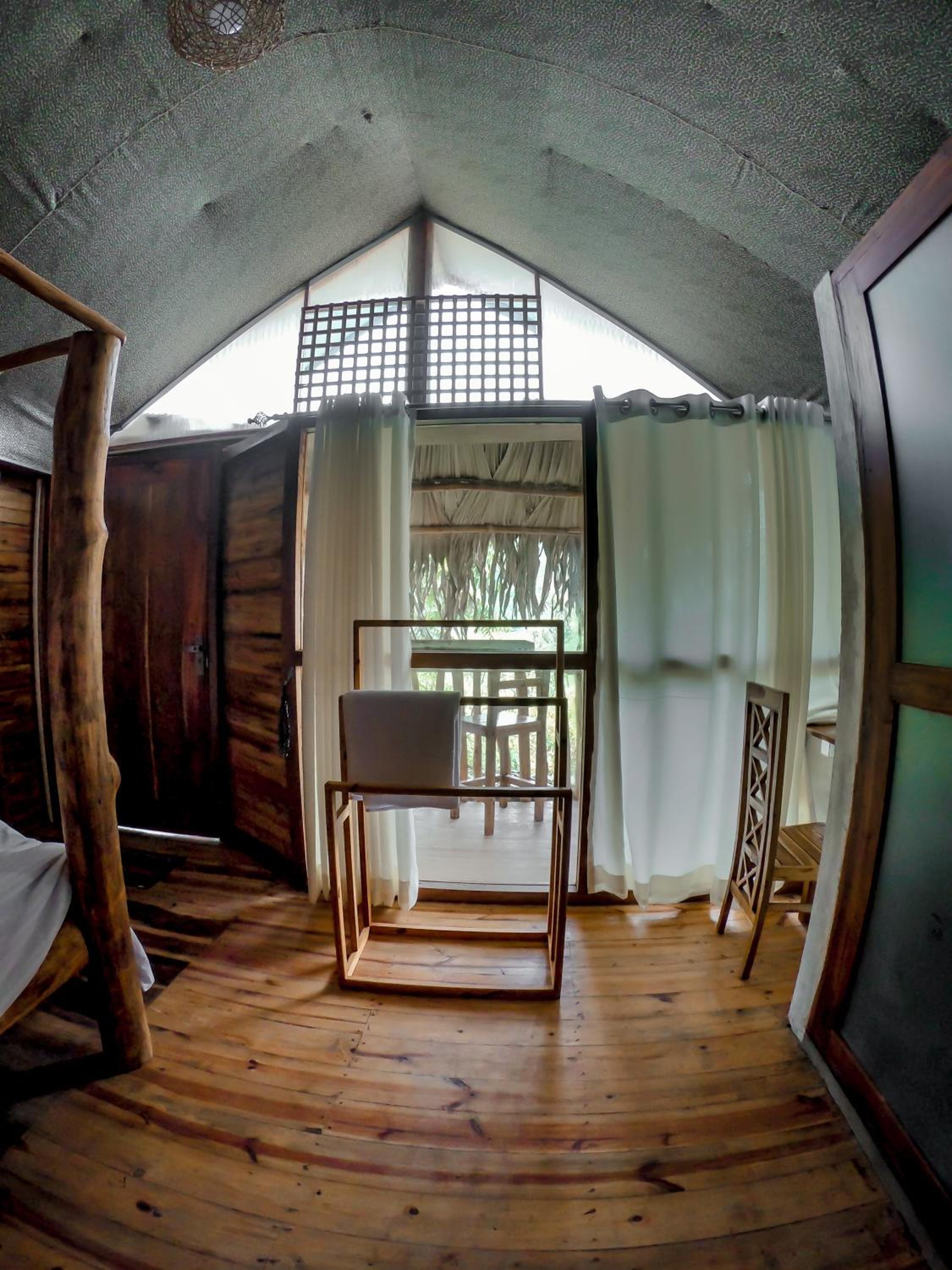 LAMIACEAE WOOD CABIN