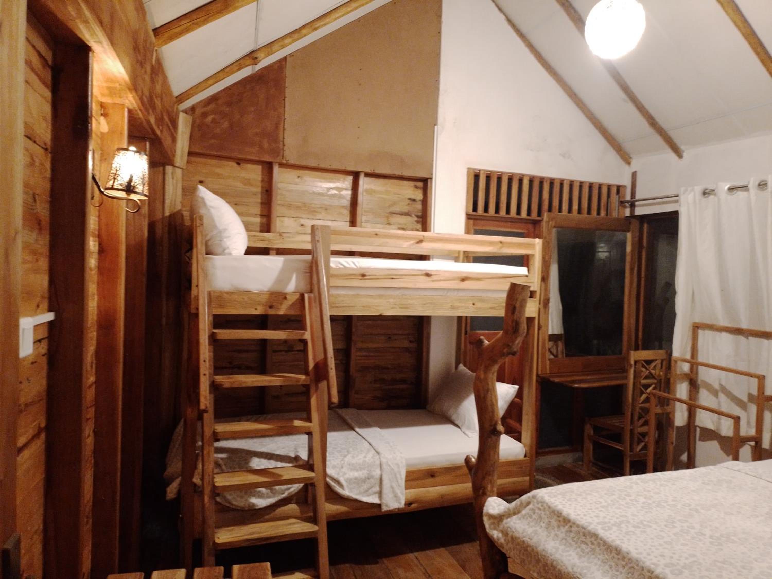 LAMIACEAE WOOD CABIN