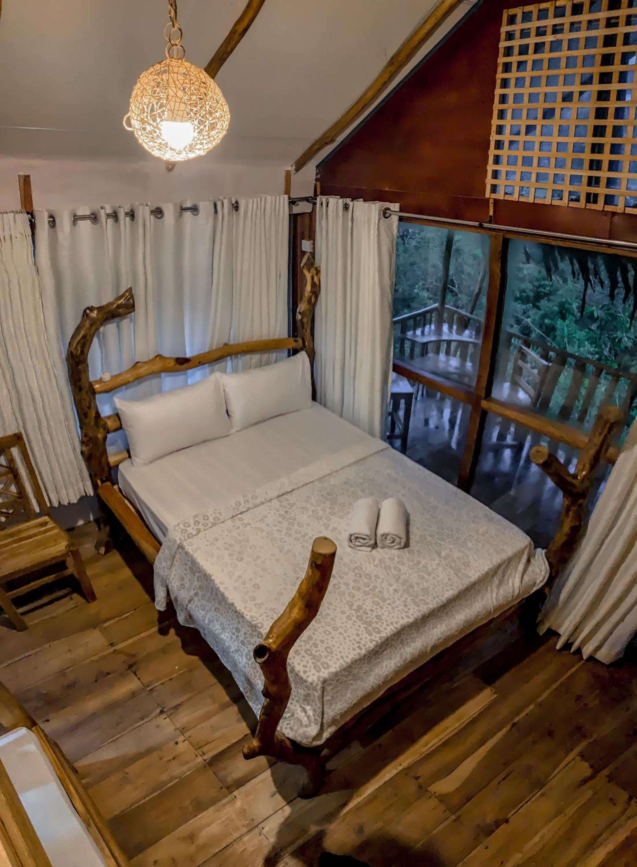 LAMIACEAE WOOD CABIN
