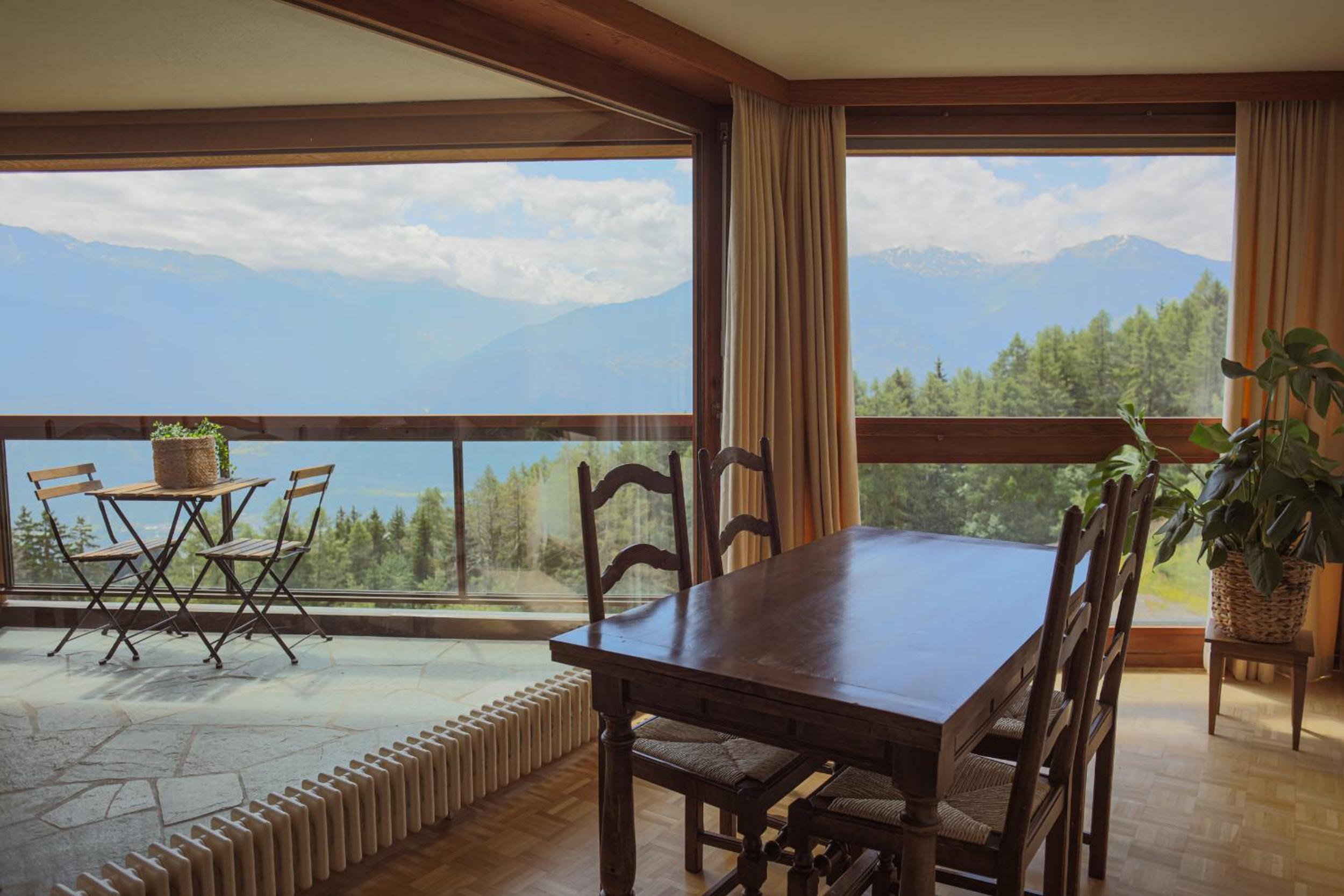 Mountain View Apartment with Parking & Fast WiFi view 3