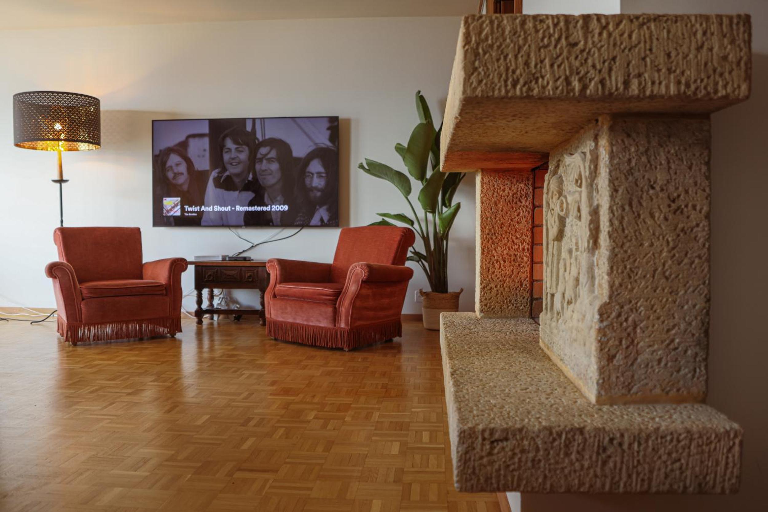 Mountain View Apartment with Parking & Fast WiFi view 4