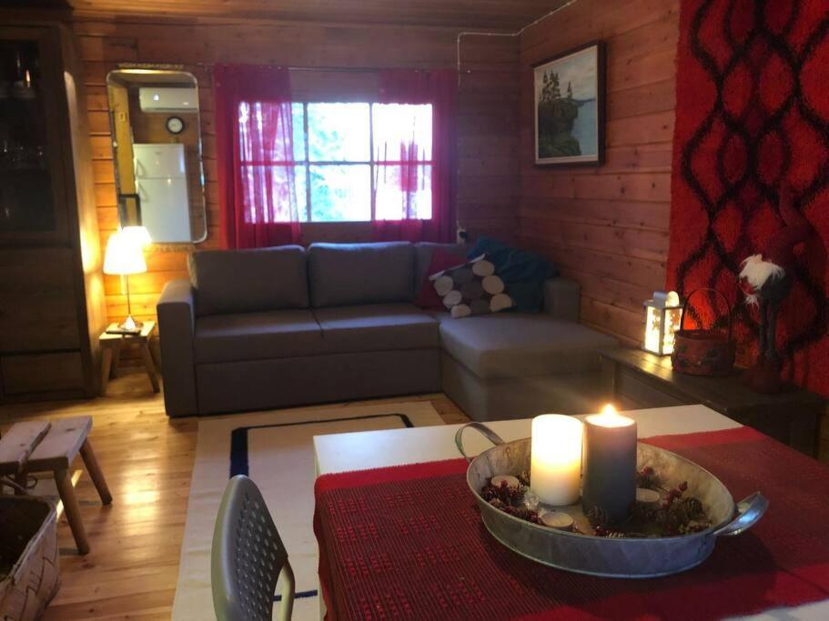 Lakeside Log Villa Edith