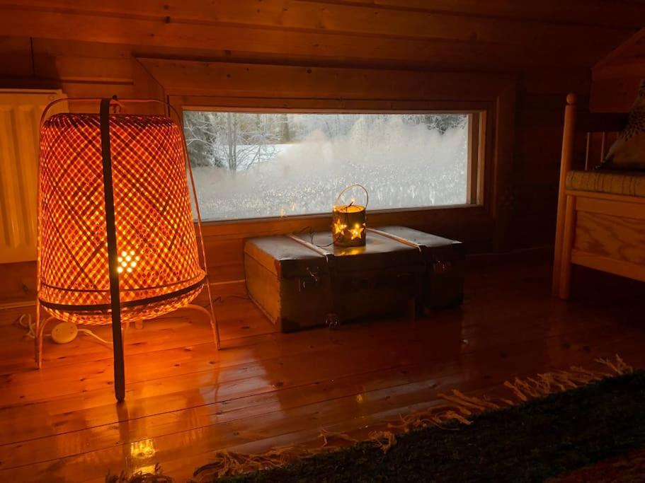 Lakeside Log Villa Edith
