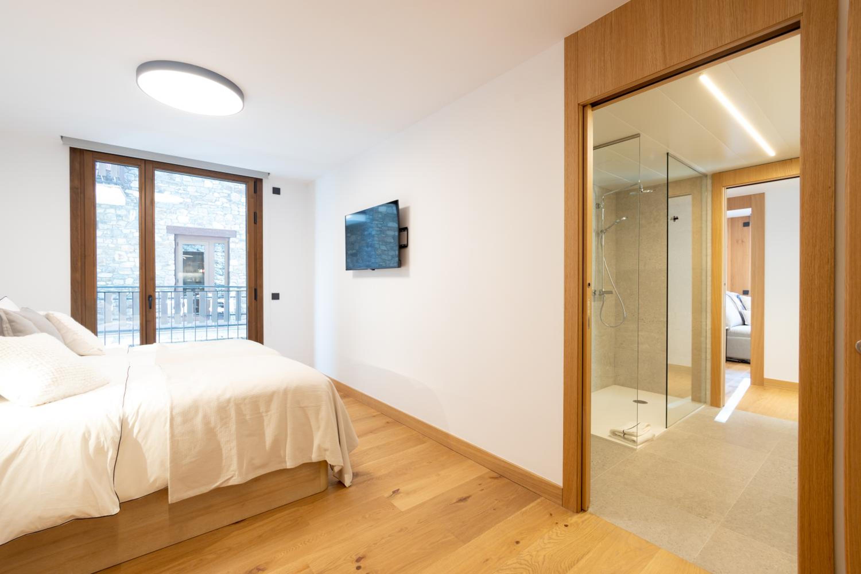 ISARD HOMES & SPA by SELECT RENTALS