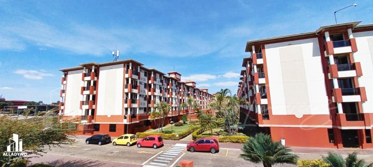 Hotel Luxuoso Flat em resort vista incrível para o Lago - Image 1