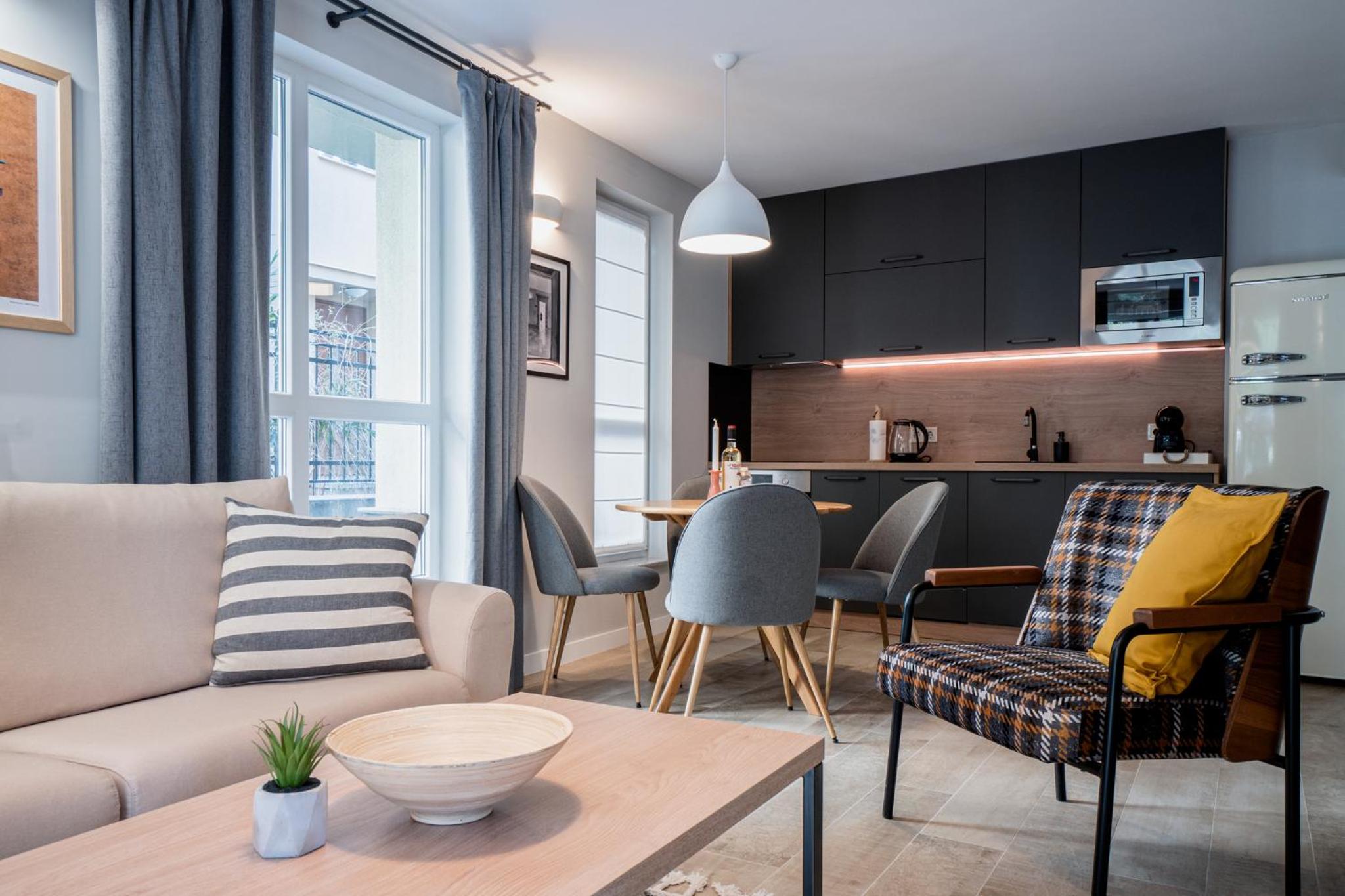 8th Hill Apartments