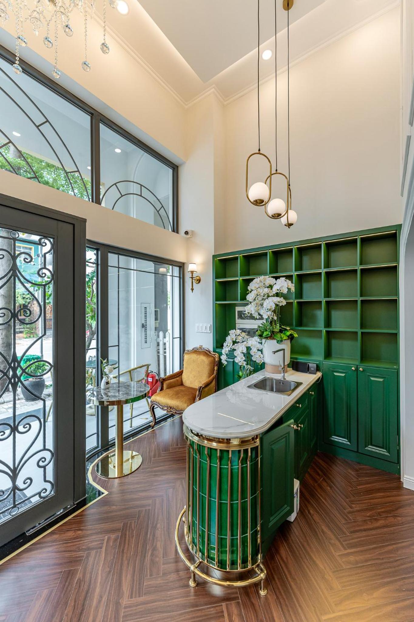 Golden Sun Apartment & Hotel