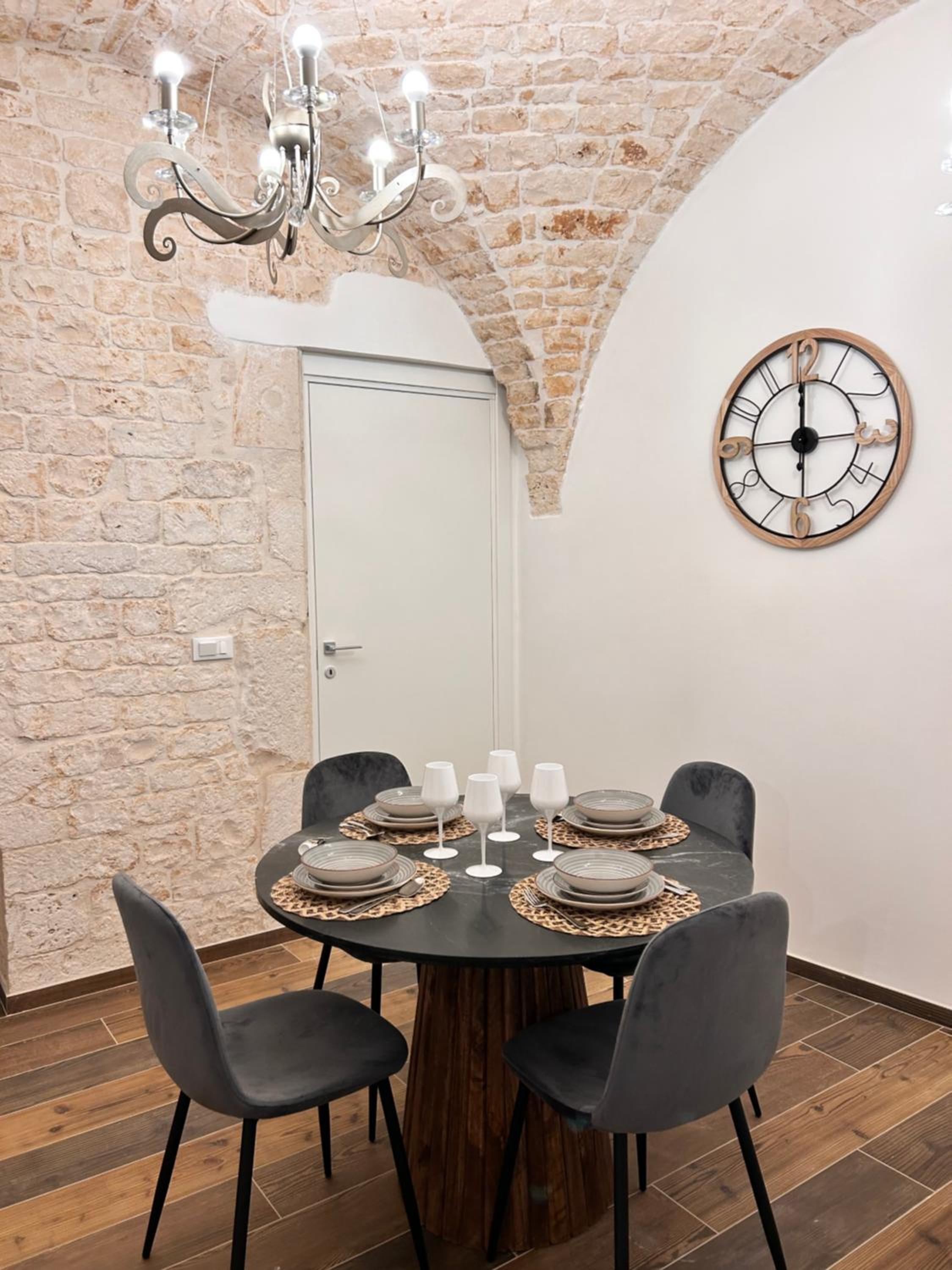 HOME 5 - PALAZZO ANTICO view 2