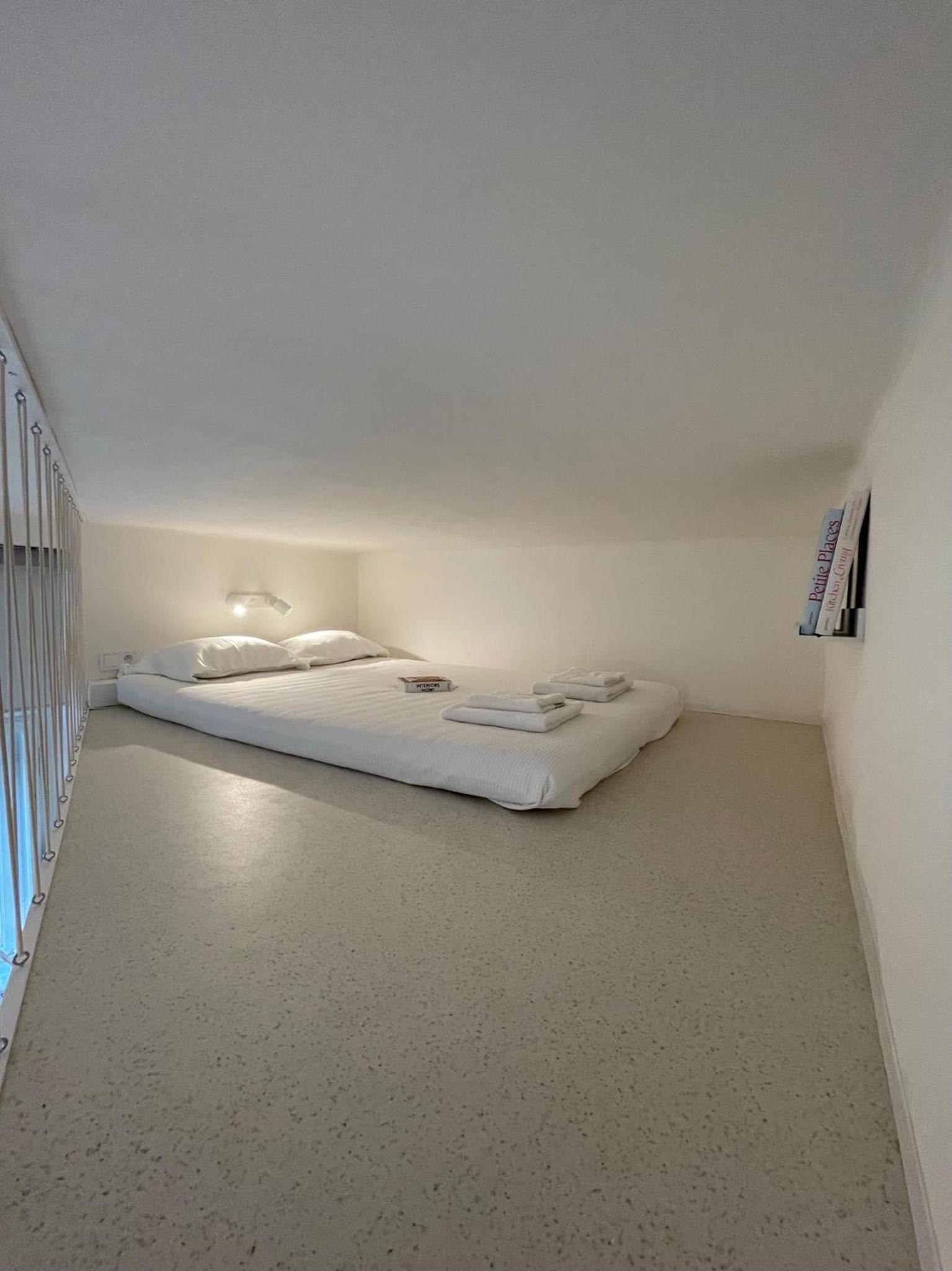 Urban Retreat I Modern Boho Apartments in Lovely Letná District - 10 minutes from Old Town