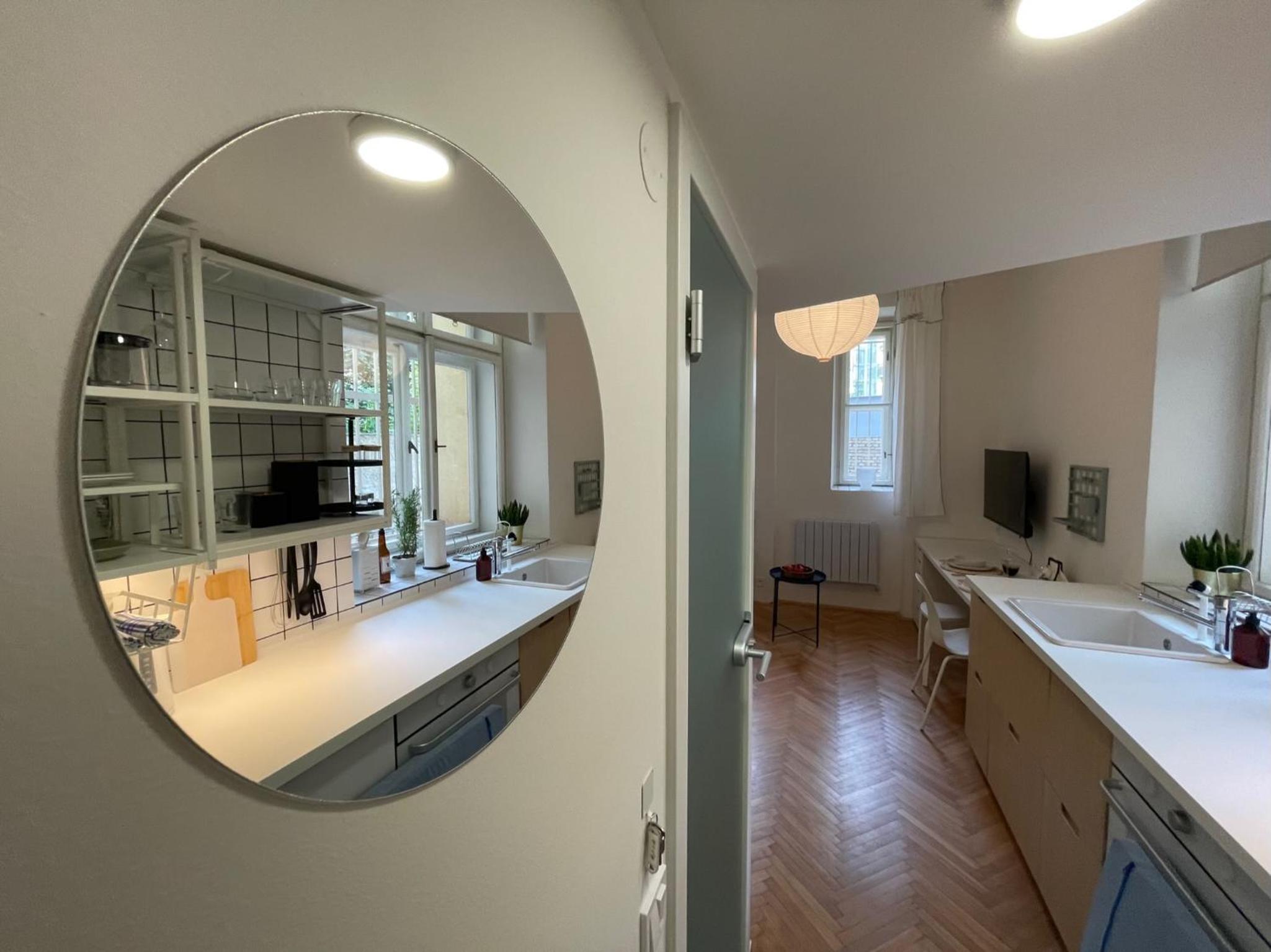 Urban Retreat I Modern Boho Apartments in Lovely Letná District - 10 minutes from Old Town