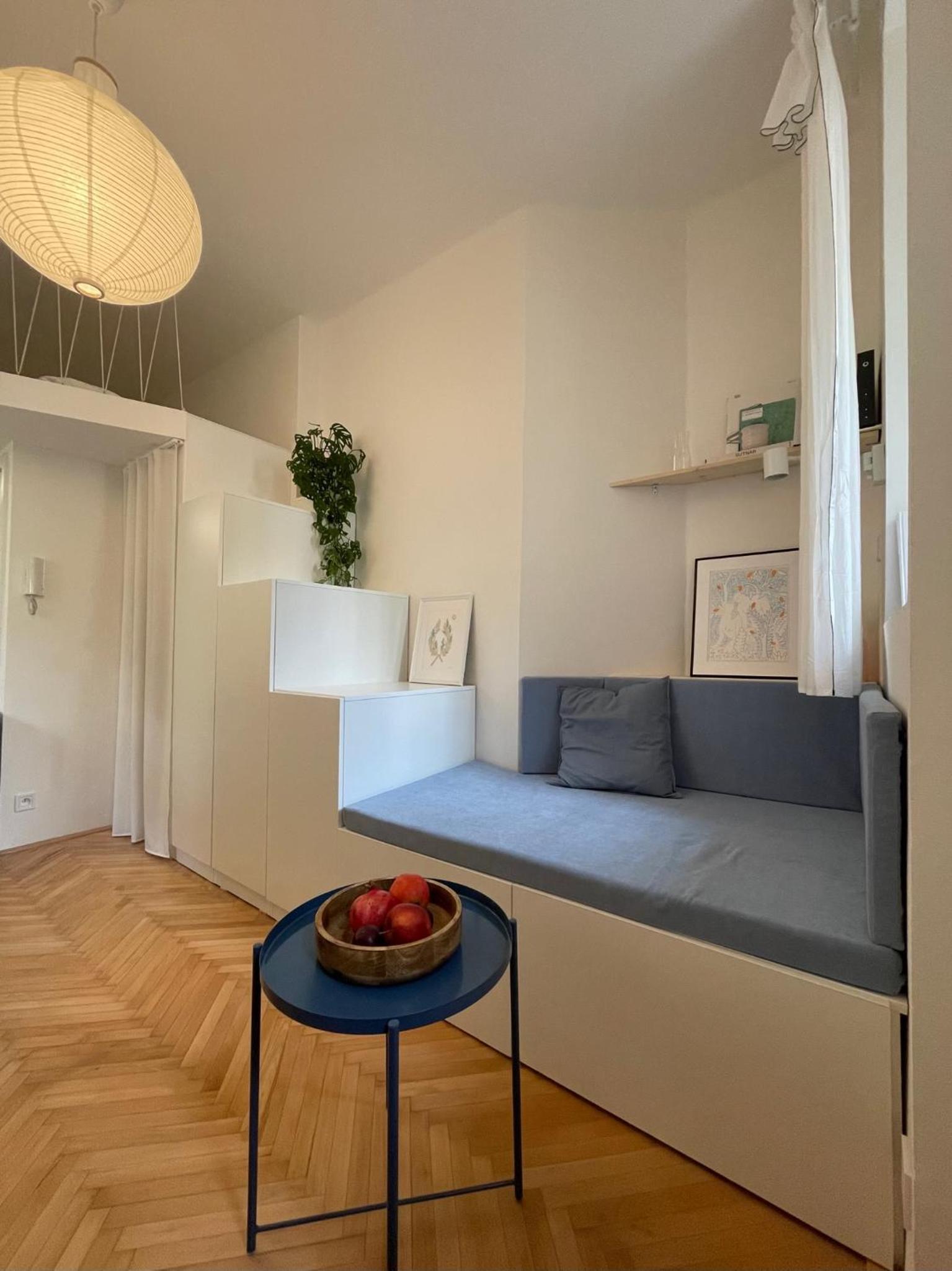 Urban Retreat I Modern Boho Apartments in Lovely Letná District - 10 minutes from Old Town
